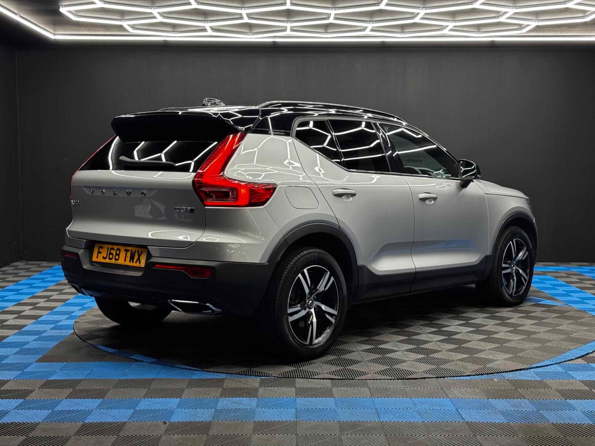 Volvo XC40 2.0 D3 R-Design Auto AWD Euro 6 (s/s) 5dr 5dr Automatic 2025