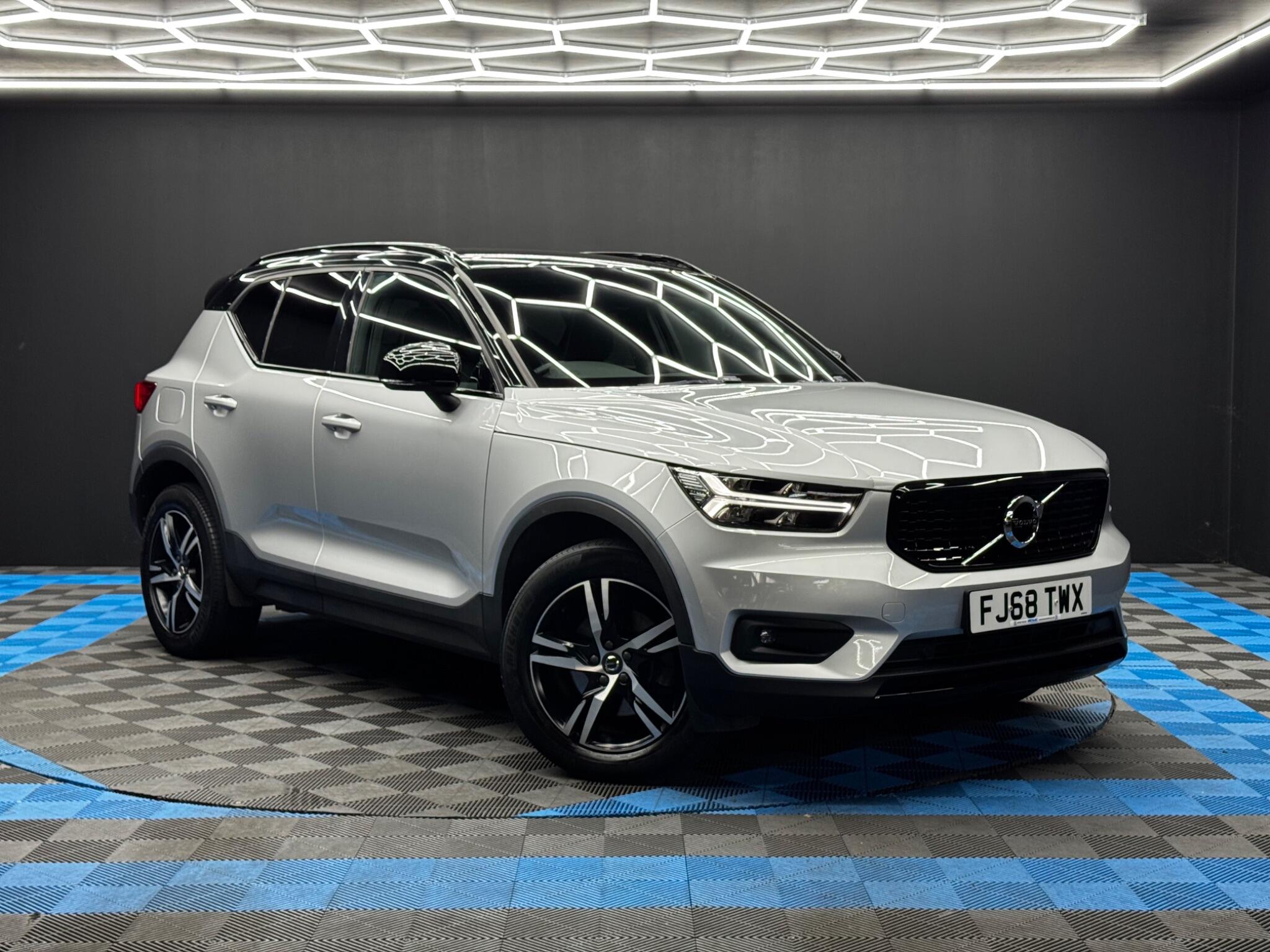 Volvo XC40 2.0 D3 R-Design Auto AWD Euro 6 (s/s) 5dr 5dr Automatic 2025