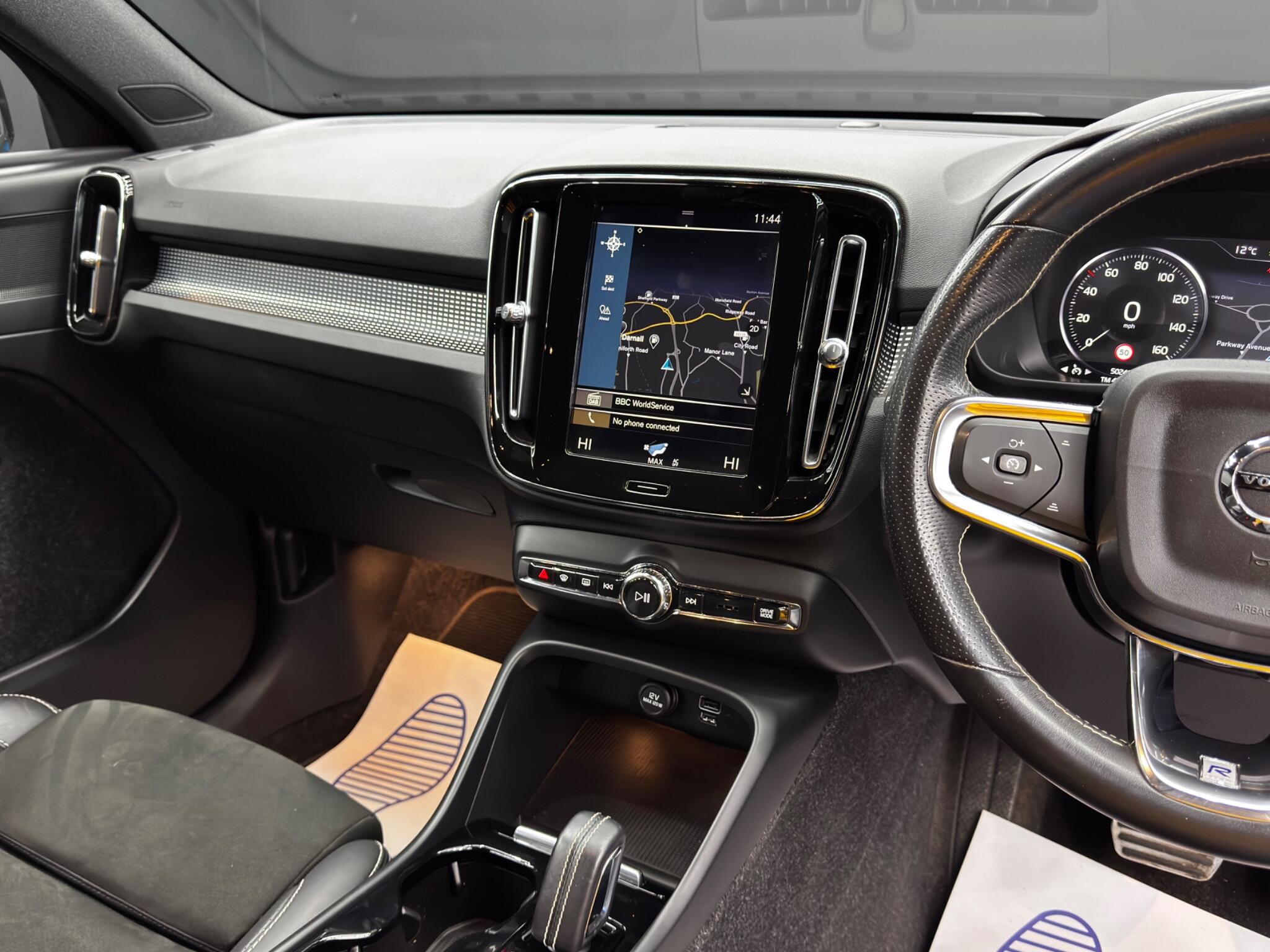 Volvo XC40 2.0 D3 R-Design Auto AWD Euro 6 (s/s) 5dr 5dr Automatic 2025