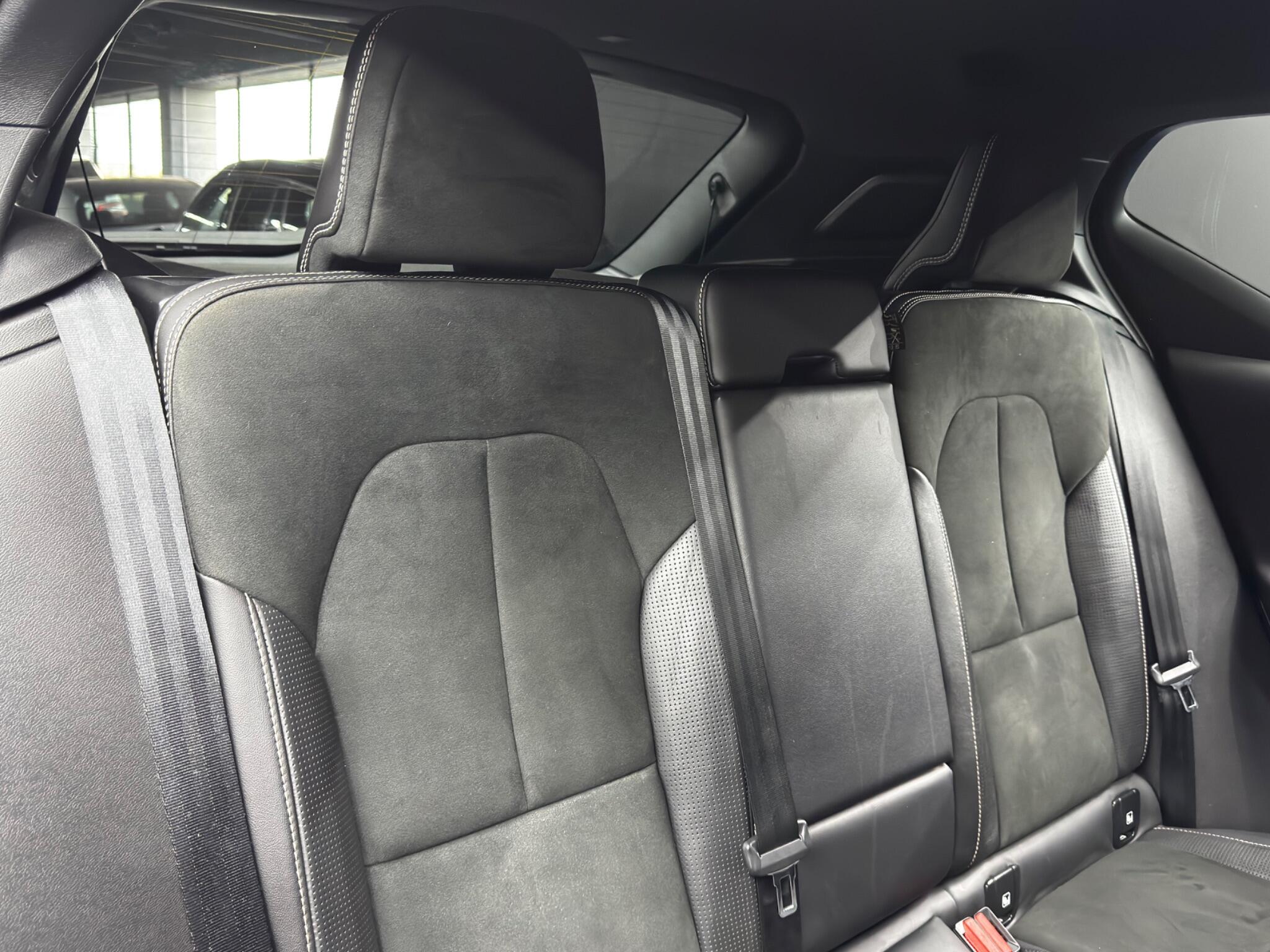 Volvo XC40 2.0 D3 R-Design Auto AWD Euro 6 (s/s) 5dr 5dr Automatic 2025