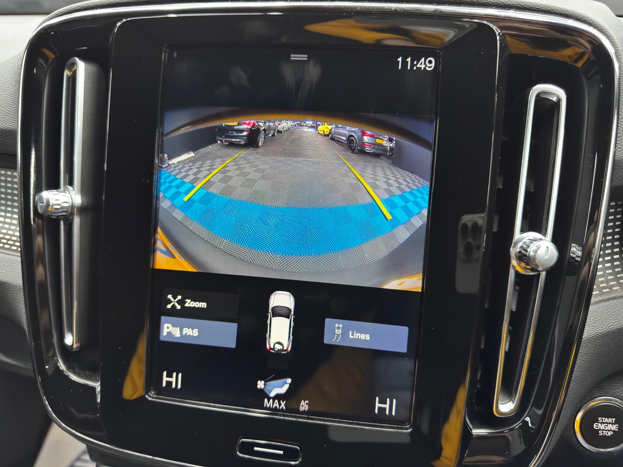 Volvo XC40 2.0 D3 R-Design Auto AWD Euro 6 (s/s) 5dr 5dr Automatic 2025