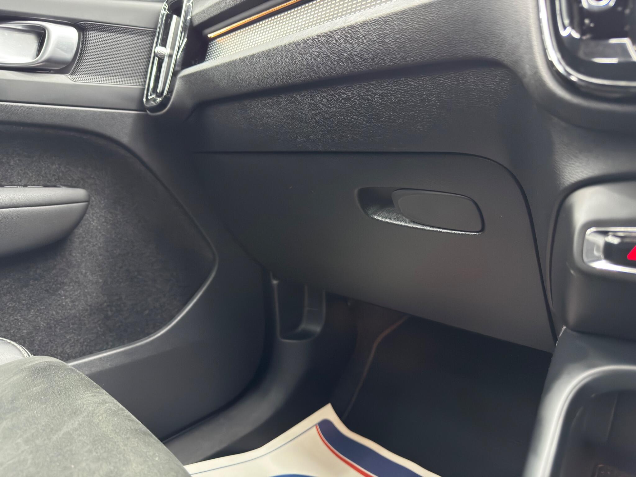 Volvo XC40 Recharge Twin 78kWh Plus Auto AWD 5dr 5dr Automatic 2026