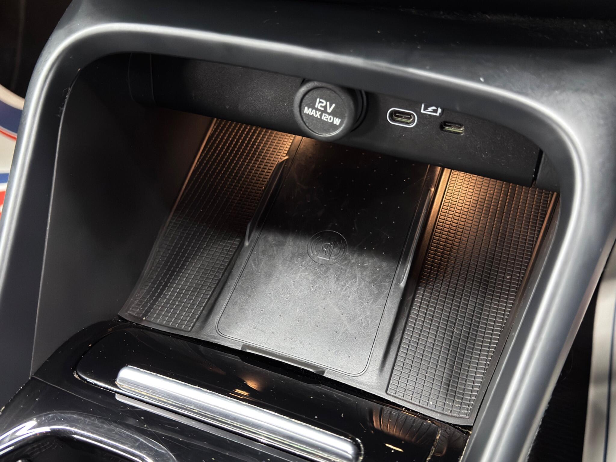 Volvo XC40 Recharge Twin 78kWh Plus Auto AWD 5dr 5dr Automatic 2026