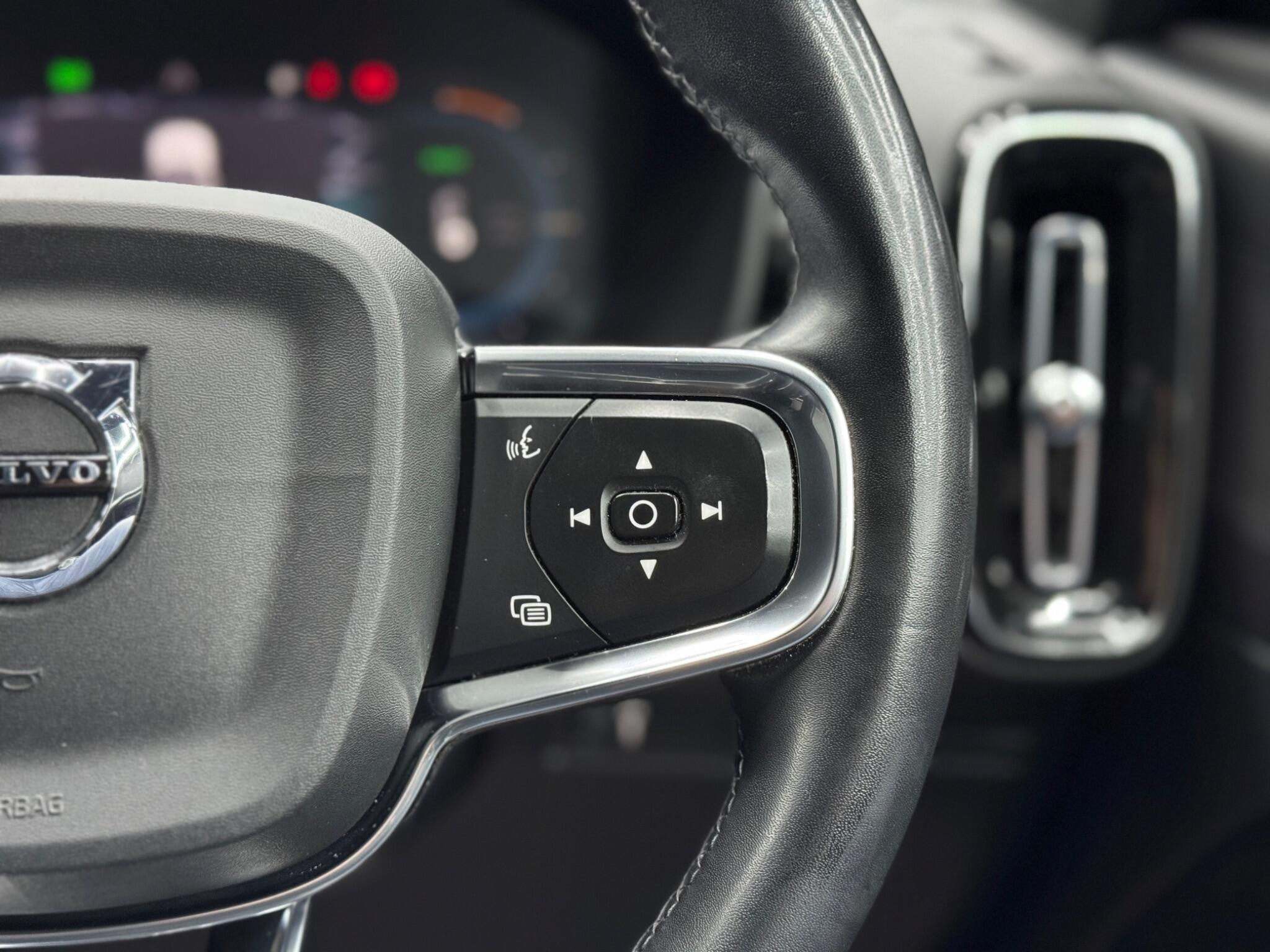 Volvo XC40 Recharge Twin 78kWh Plus Auto AWD 5dr 5dr Automatic 2026