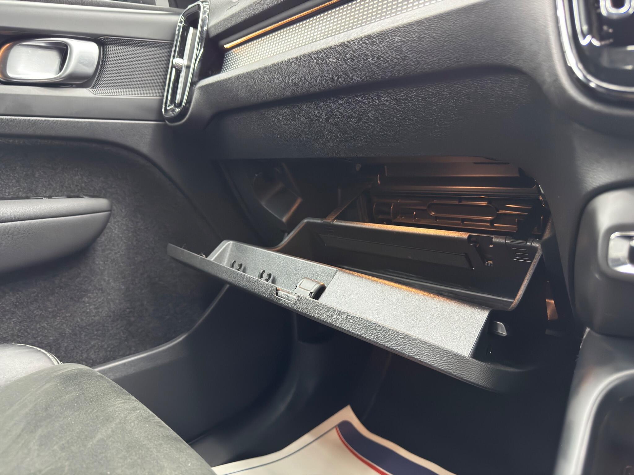 Volvo XC40 Recharge Twin 78kWh Plus Auto AWD 5dr 5dr Automatic 2026