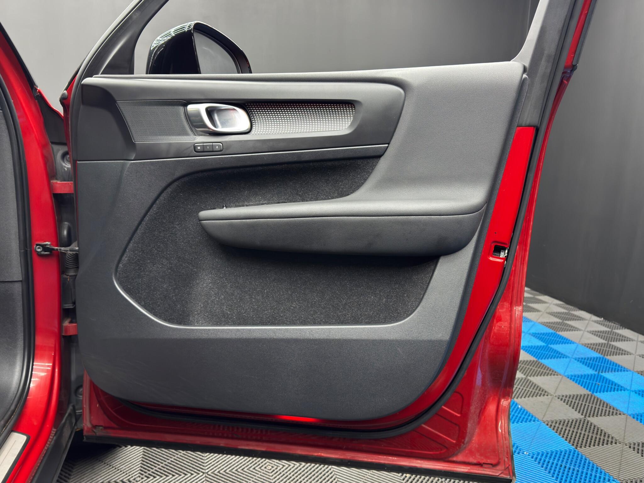 Volvo XC40 Recharge Twin 78kWh Plus Auto AWD 5dr 5dr Automatic 2026