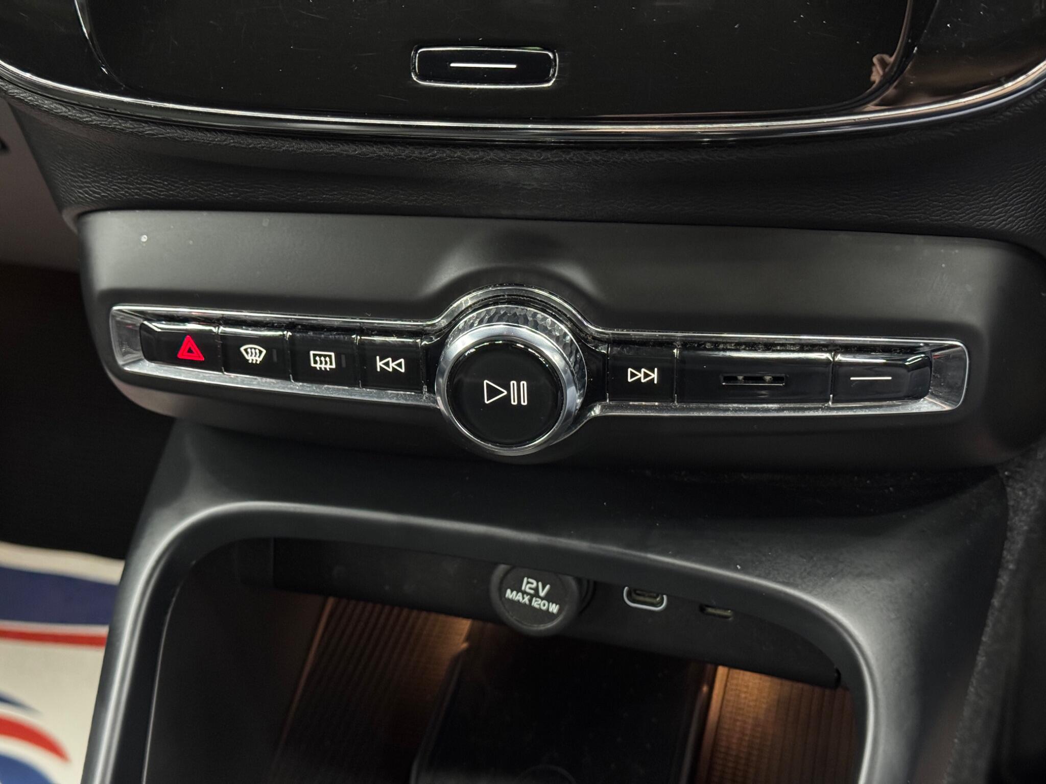 Volvo XC40 Recharge Twin 78kWh Plus Auto AWD 5dr 5dr Automatic 2026