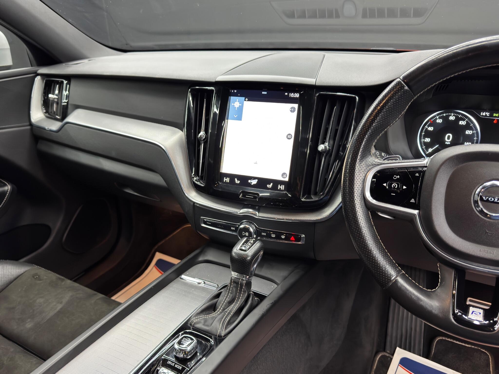 Volvo XC60 2.0 D5 PowerPulse R-Design Auto AWD Euro 6 (s/s) 5dr 5dr Automatic 2026