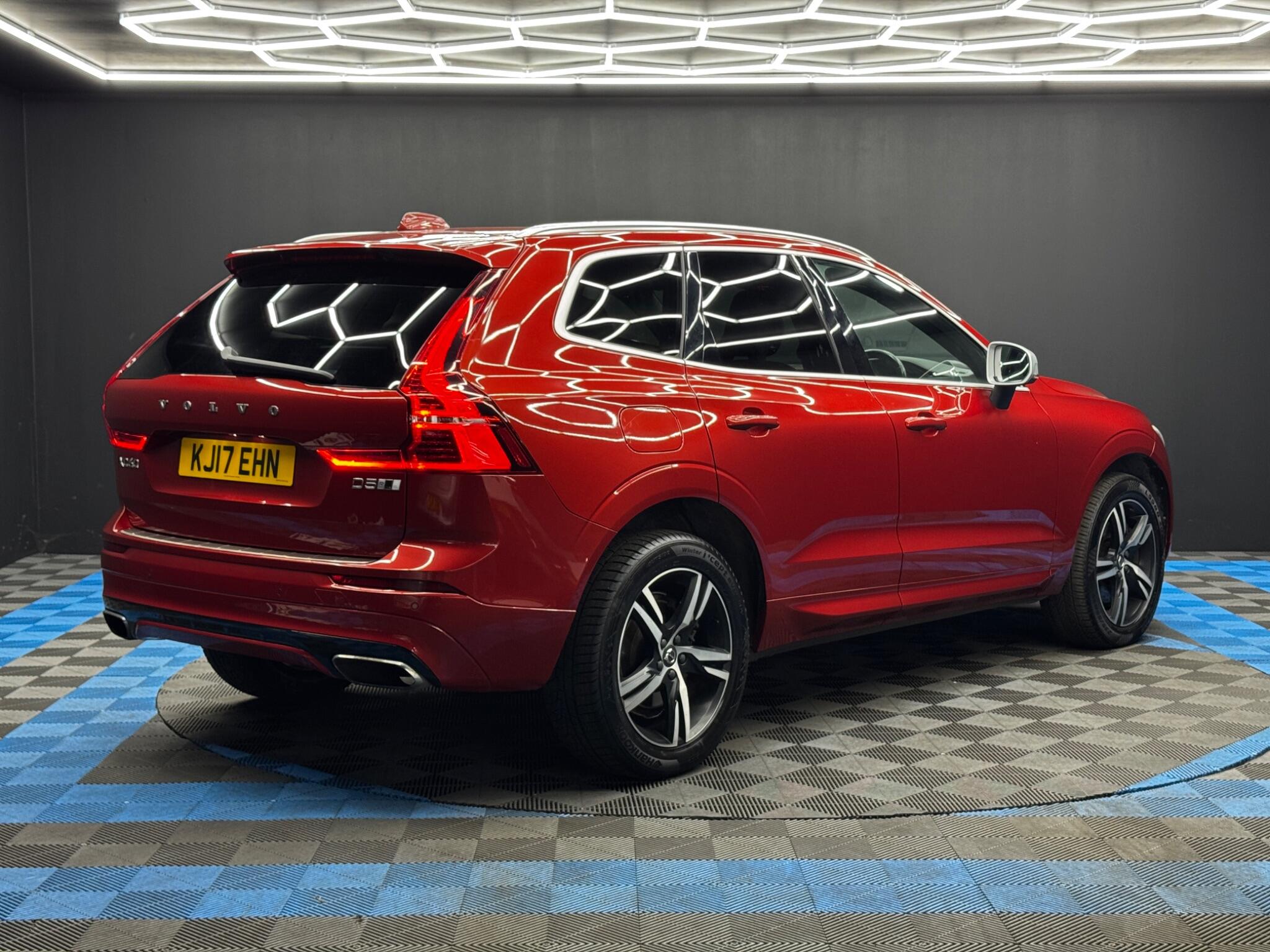 Volvo XC60 2.0 D5 PowerPulse R-Design Auto AWD Euro 6 (s/s) 5dr 5dr Automatic 2026
