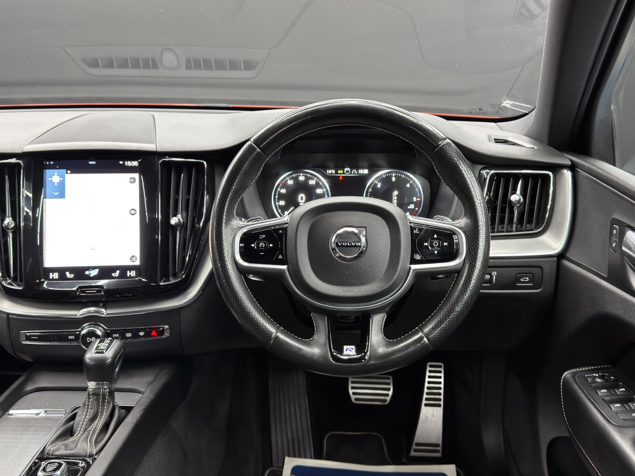 Volvo XC60 2.0 D5 PowerPulse R-Design Auto AWD Euro 6 (s/s) 5dr 5dr Automatic 2026