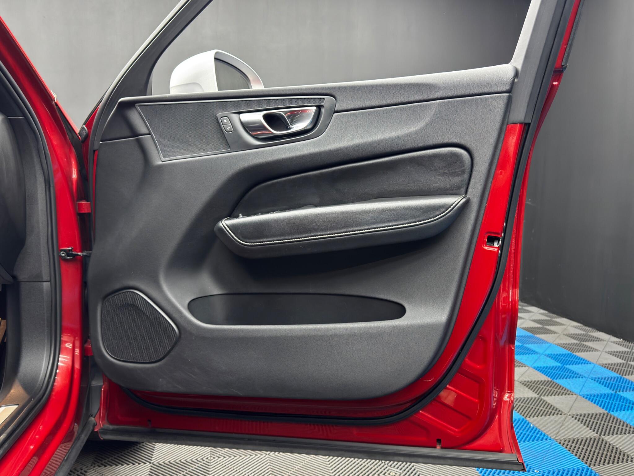 Volvo XC60 2.0 D5 PowerPulse R-Design Auto AWD Euro 6 (s/s) 5dr 5dr Automatic 2026