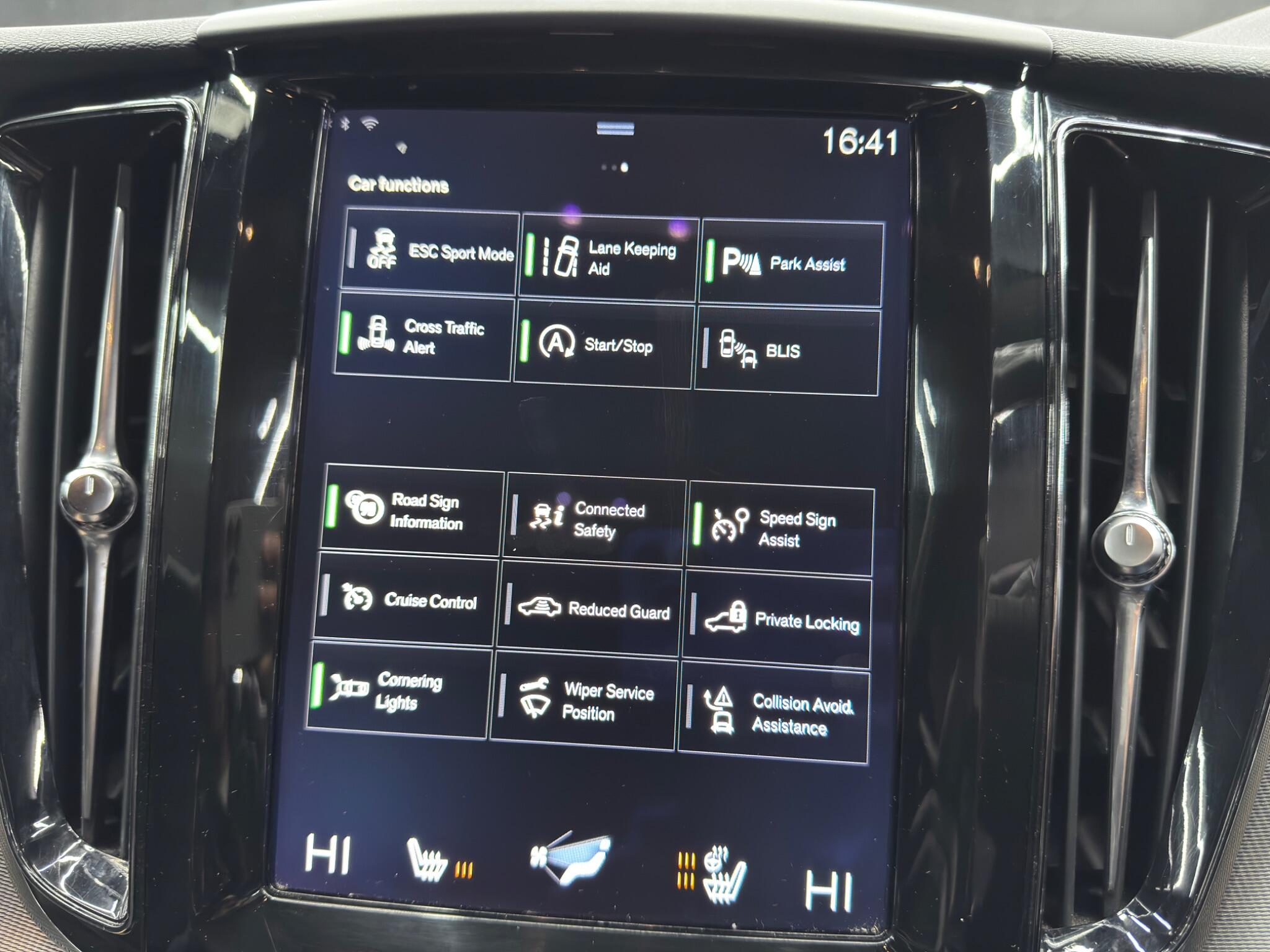 Volvo XC60 2.0 D5 PowerPulse R-Design Auto AWD Euro 6 (s/s) 5dr 5dr Automatic 2026