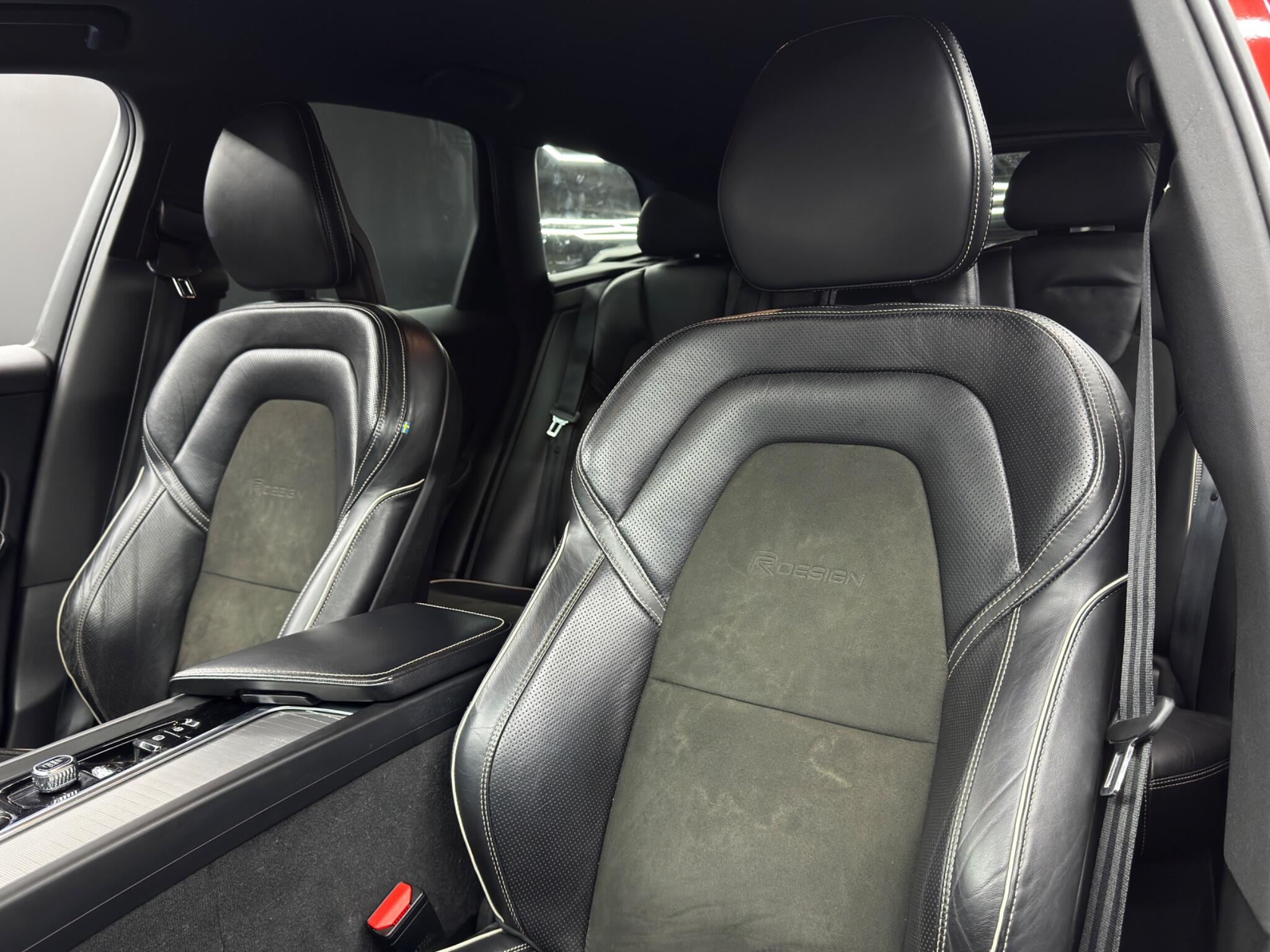 Volvo XC60 2.0 D5 PowerPulse R-Design Auto AWD Euro 6 (s/s) 5dr 5dr Automatic 2026