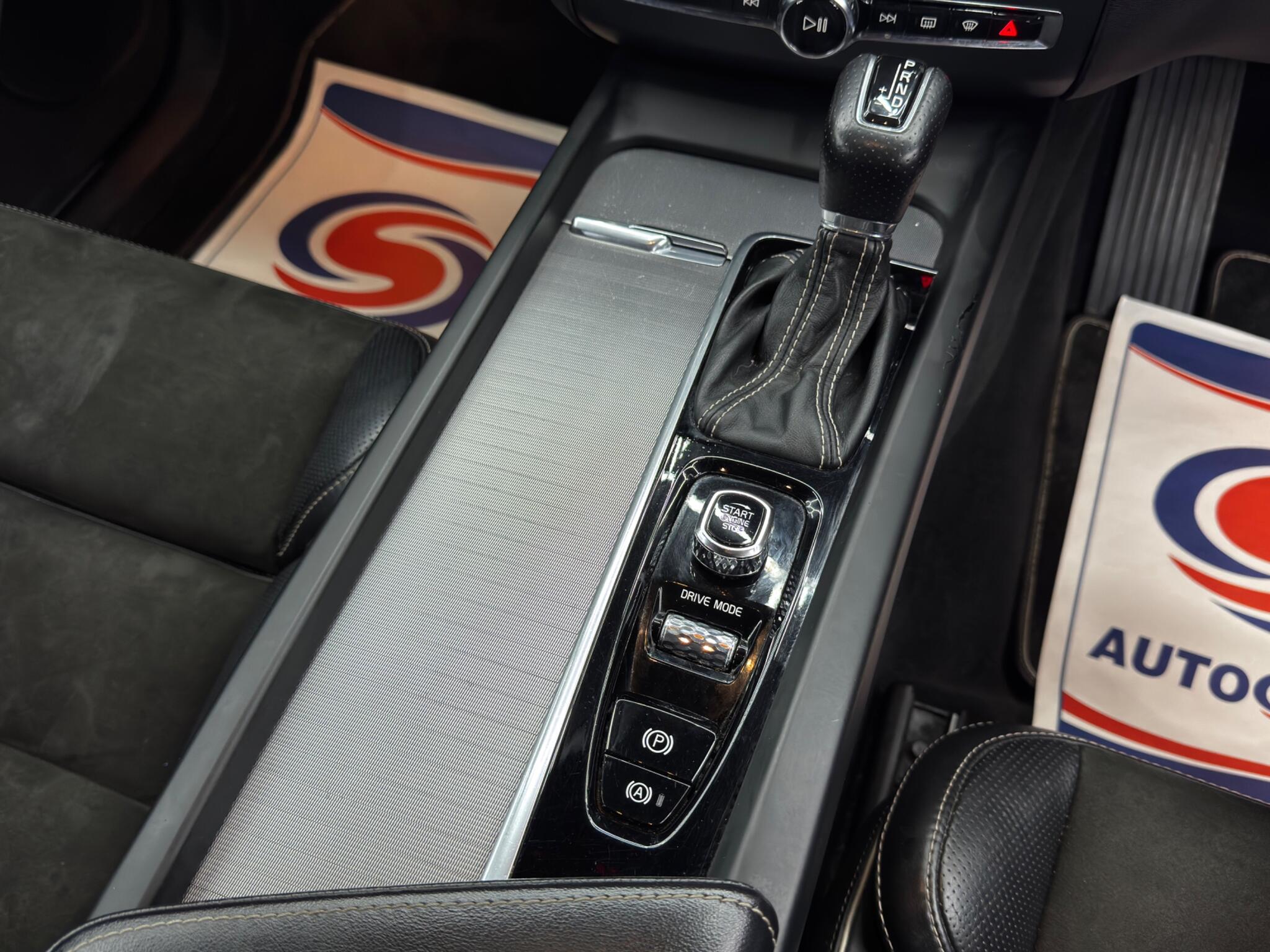 Volvo XC60 2.0 D5 PowerPulse R-Design Auto AWD Euro 6 (s/s) 5dr 5dr Automatic 2026