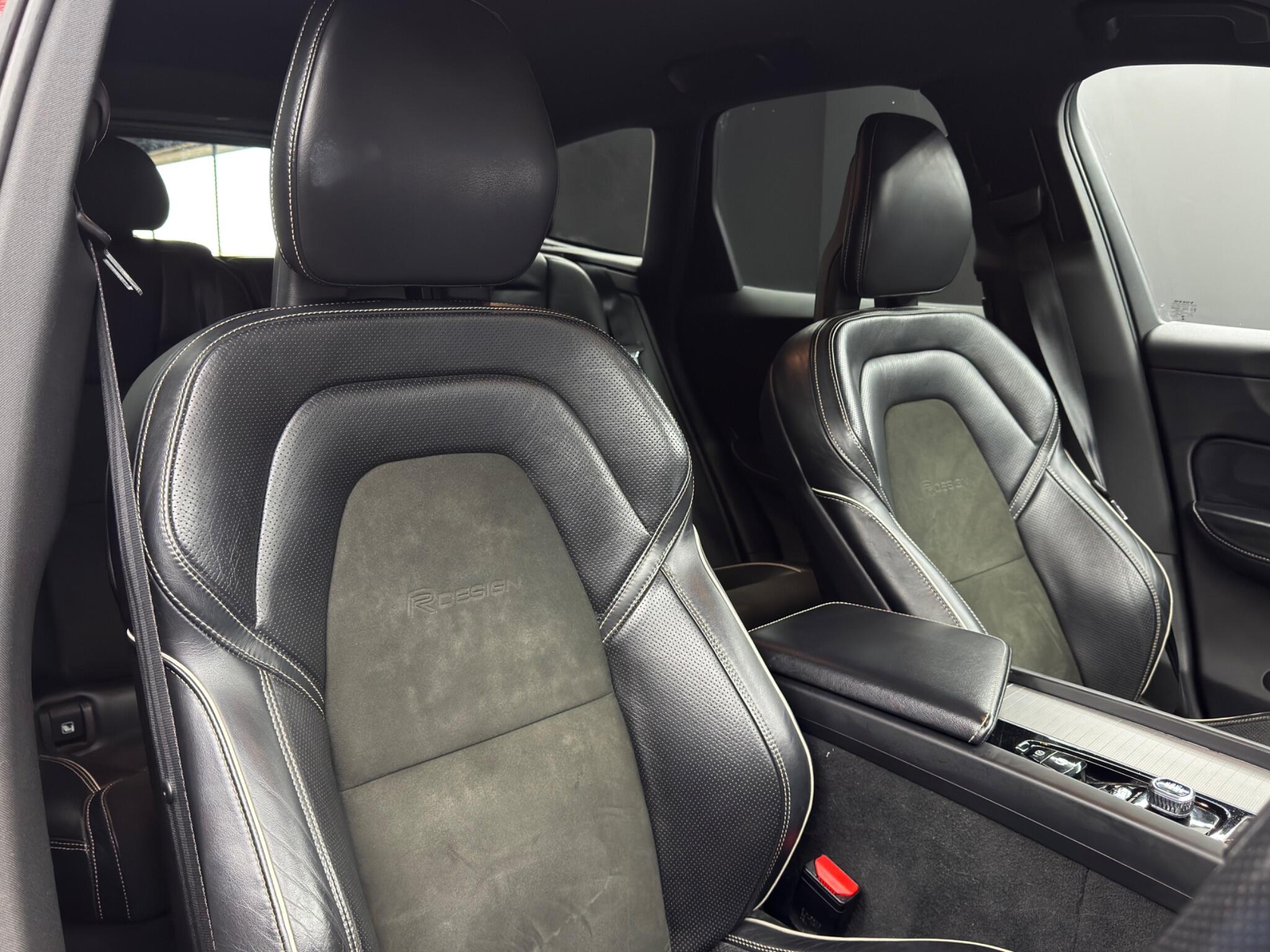 Volvo XC60 2.0 D5 PowerPulse R-Design Auto AWD Euro 6 (s/s) 5dr 5dr Automatic 2026