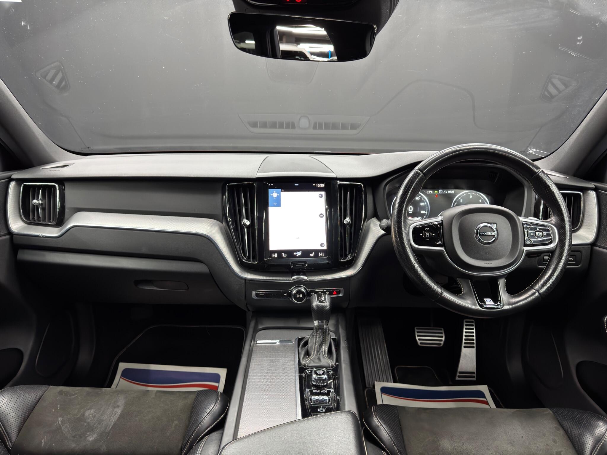 Volvo XC60 2.0 D5 PowerPulse R-Design Auto AWD Euro 6 (s/s) 5dr 5dr Automatic 2026