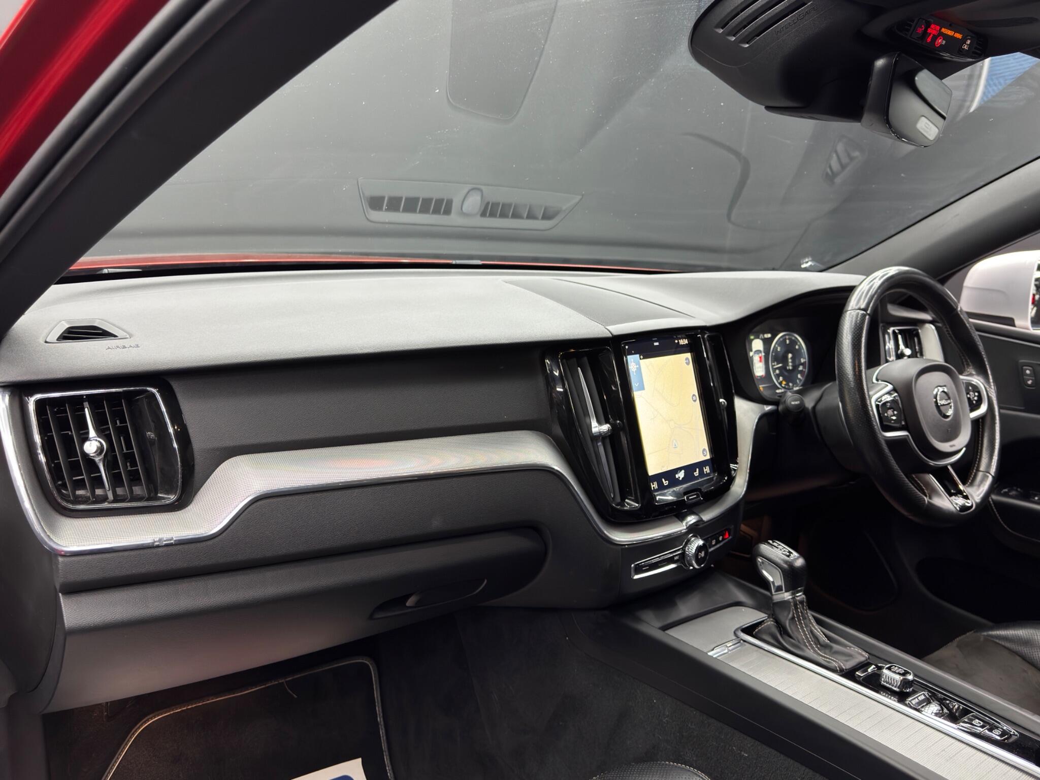 Volvo XC60 2.0 D5 PowerPulse R-Design Auto AWD Euro 6 (s/s) 5dr 5dr Automatic 2026