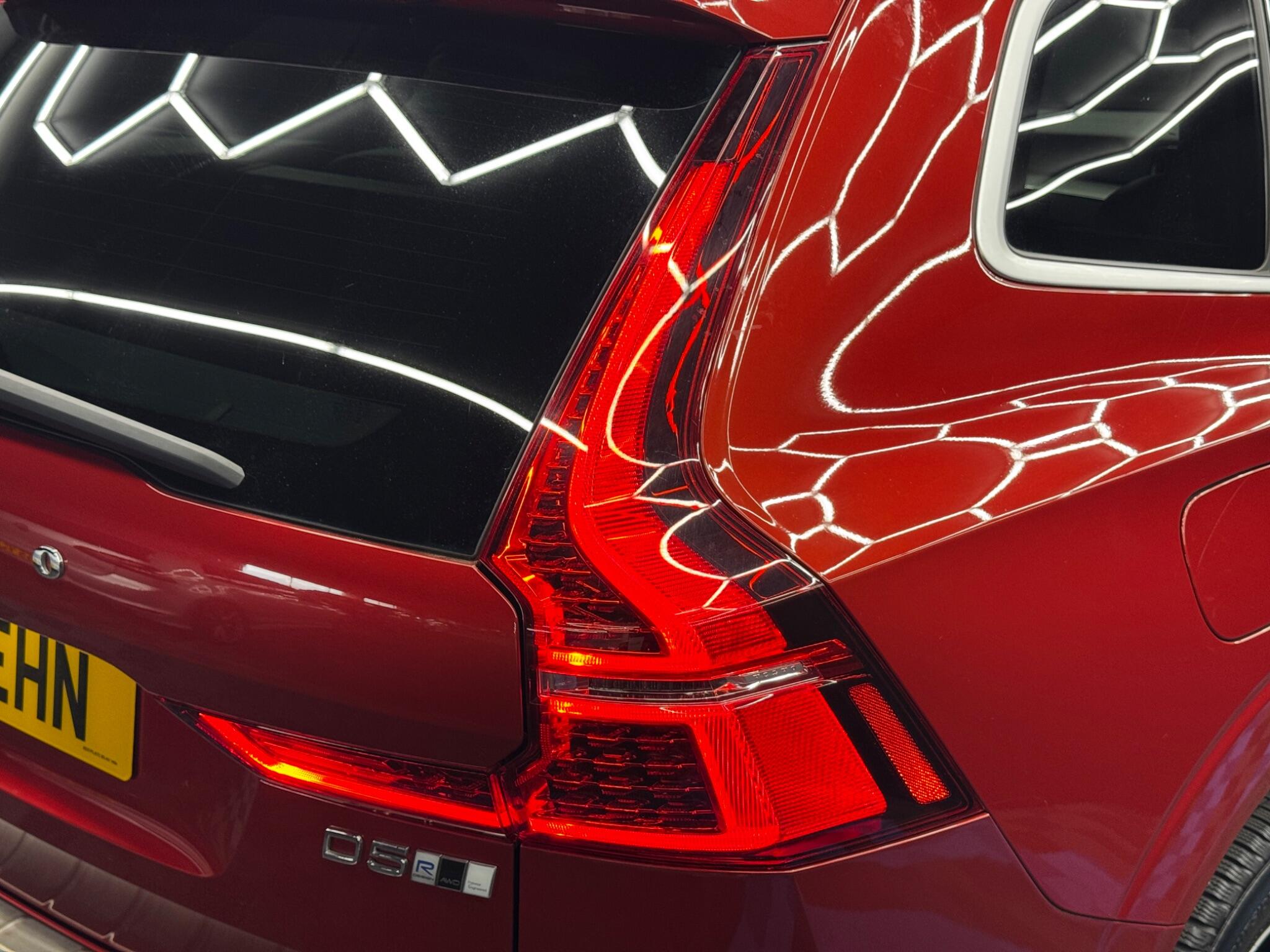 Volvo XC60 2.0 D5 PowerPulse R-Design Auto AWD Euro 6 (s/s) 5dr 5dr Automatic 2026