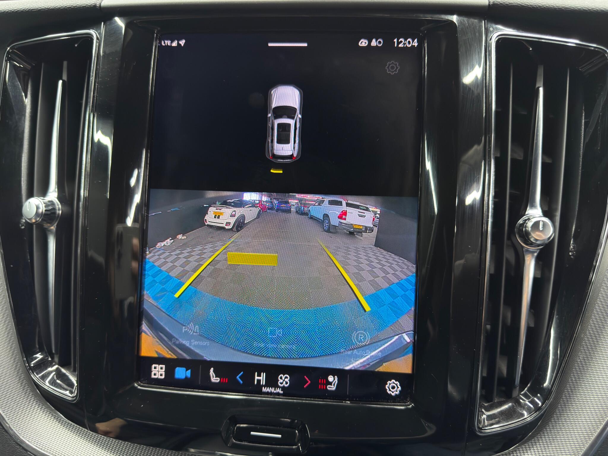 Volvo XC60 2.0h T6 Recharge 11.6kWh R-Design Auto AWD Euro 6 (s/s) 5dr 5dr Automatic 2026