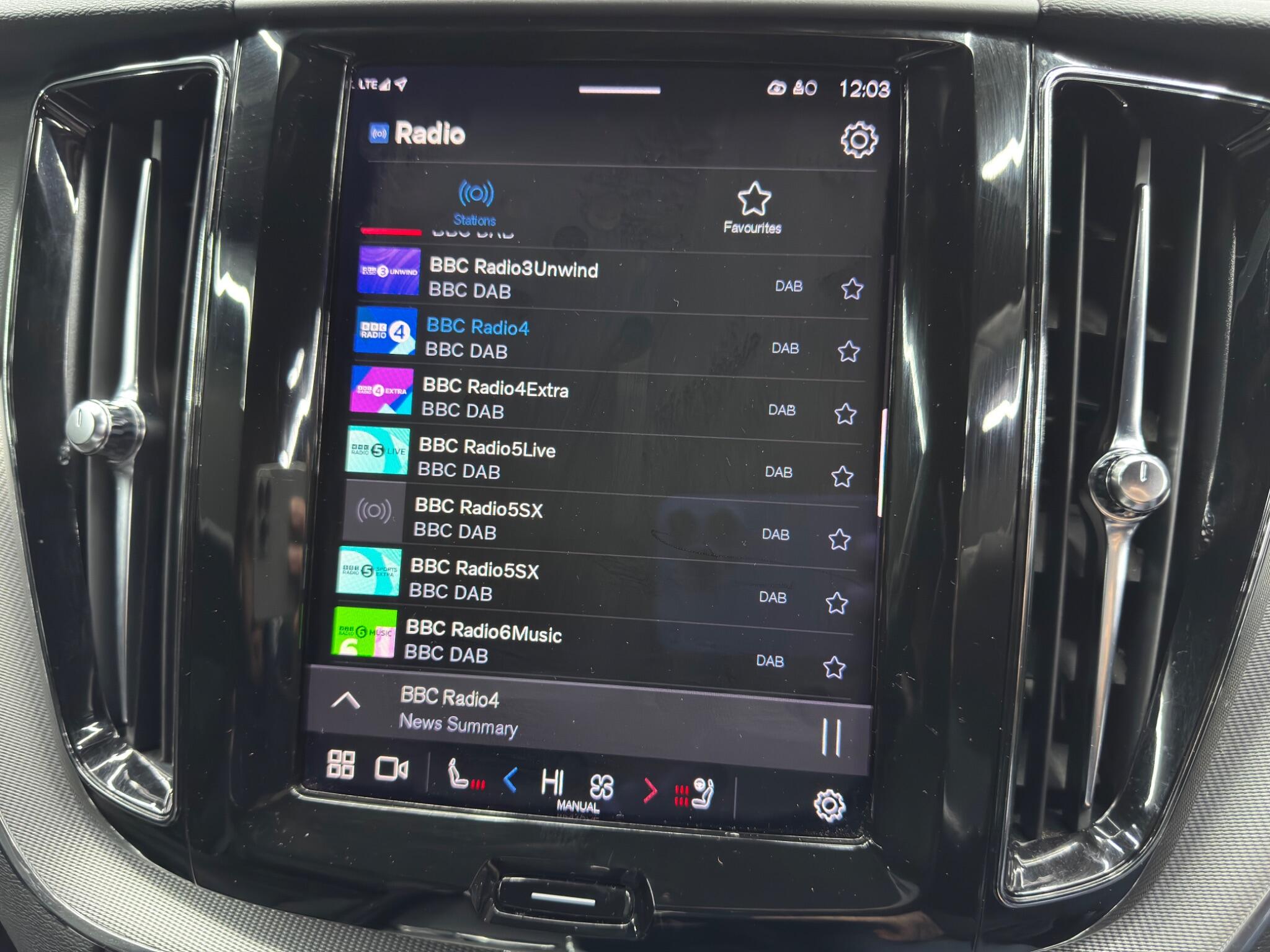 Volvo XC60 2.0h T6 Recharge 11.6kWh R-Design Auto AWD Euro 6 (s/s) 5dr 5dr Automatic 2026