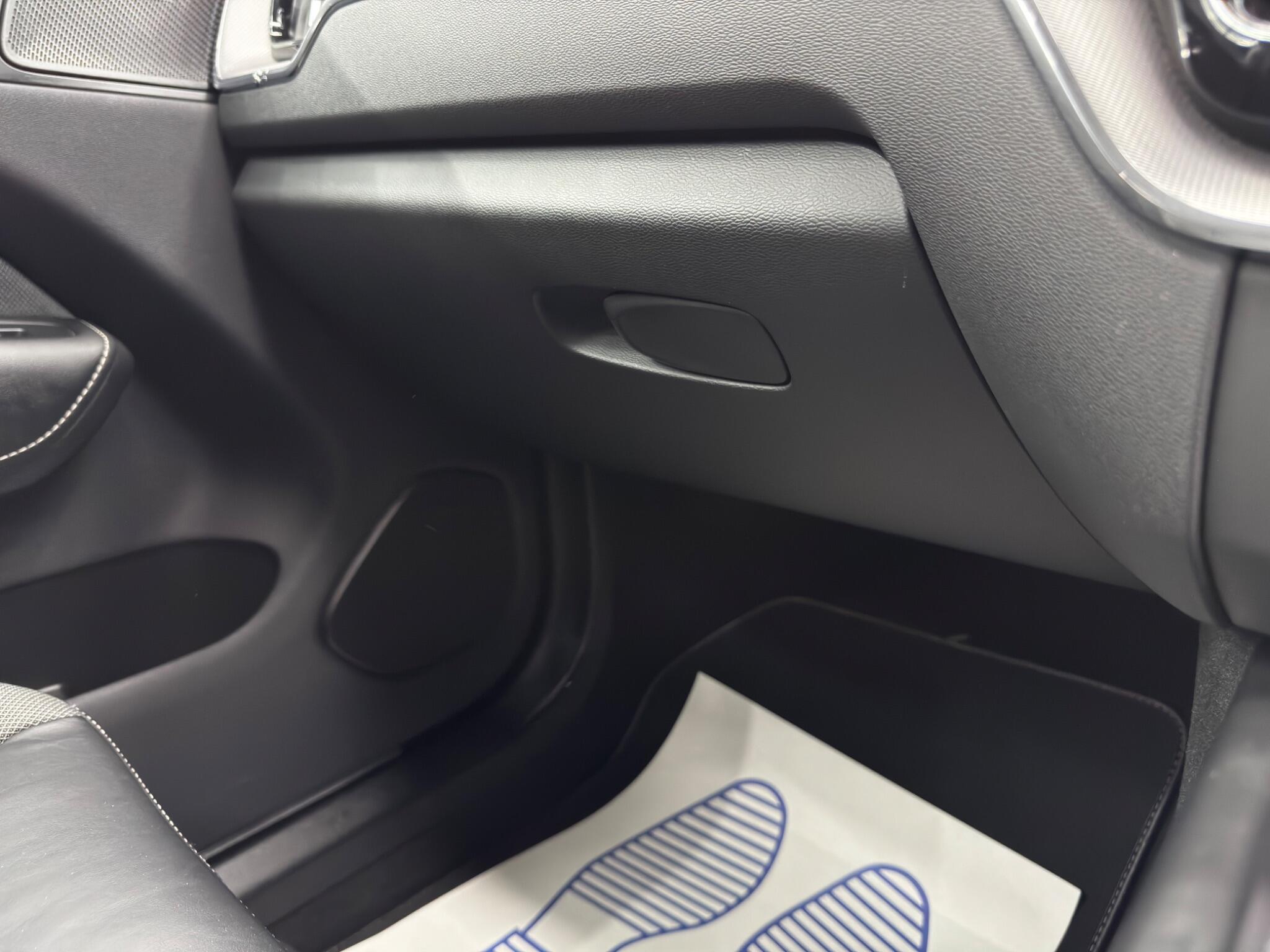 Volvo XC60 2.0h T6 Recharge 11.6kWh R-Design Auto AWD Euro 6 (s/s) 5dr 5dr Automatic 2026