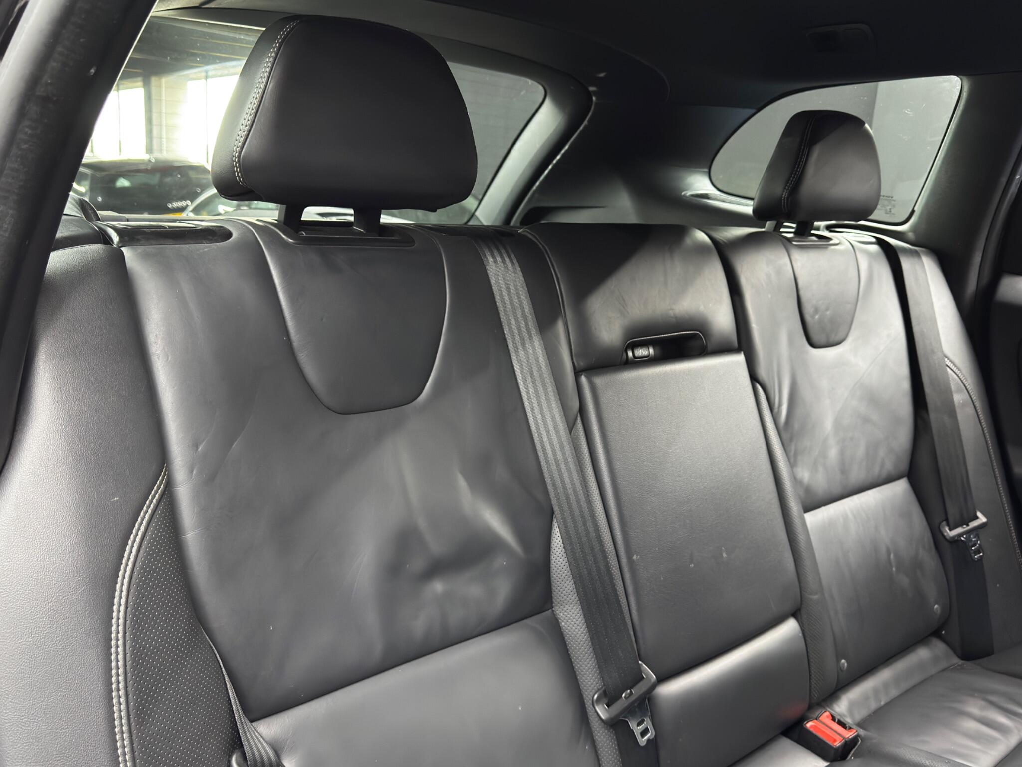 Volvo XC60 2.4 D4 R-Design Lux Nav AWD Euro 6 (s/s) 5dr 5dr Manual 2026