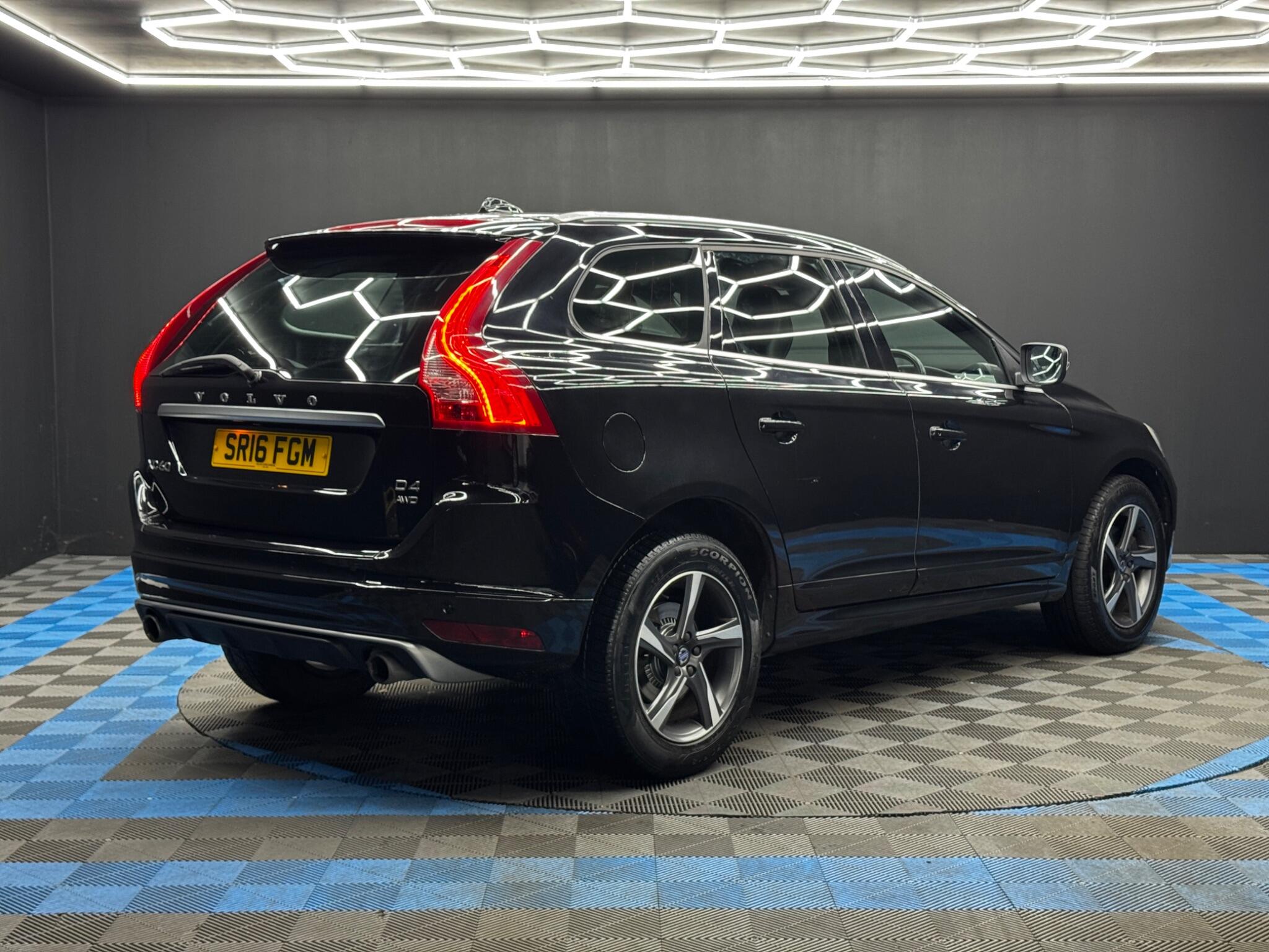 Volvo XC60 2.4 D4 R-Design Lux Nav AWD Euro 6 (s/s) 5dr 5dr Manual 2026
