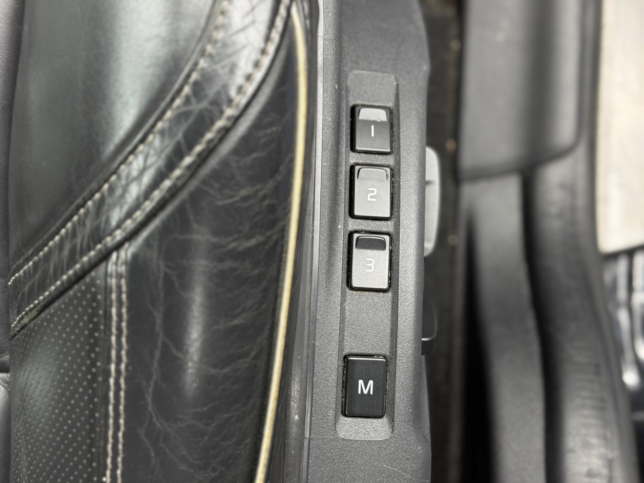 Volvo XC60 2.4 D4 R-Design Lux Nav AWD Euro 6 (s/s) 5dr 5dr Manual 2026