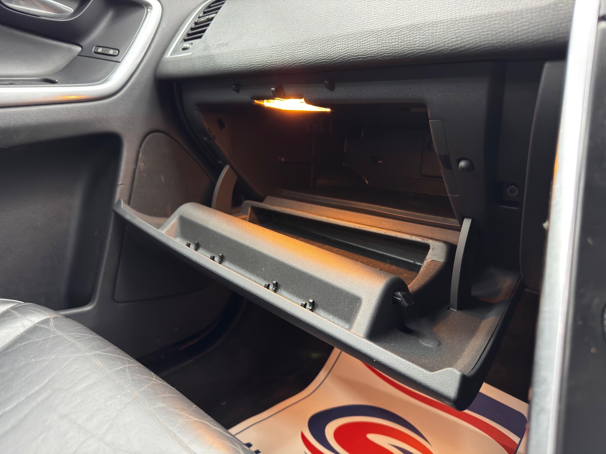 Volvo XC60 2.4 D4 R-Design Lux Nav AWD Euro 6 (s/s) 5dr 5dr Manual 2026