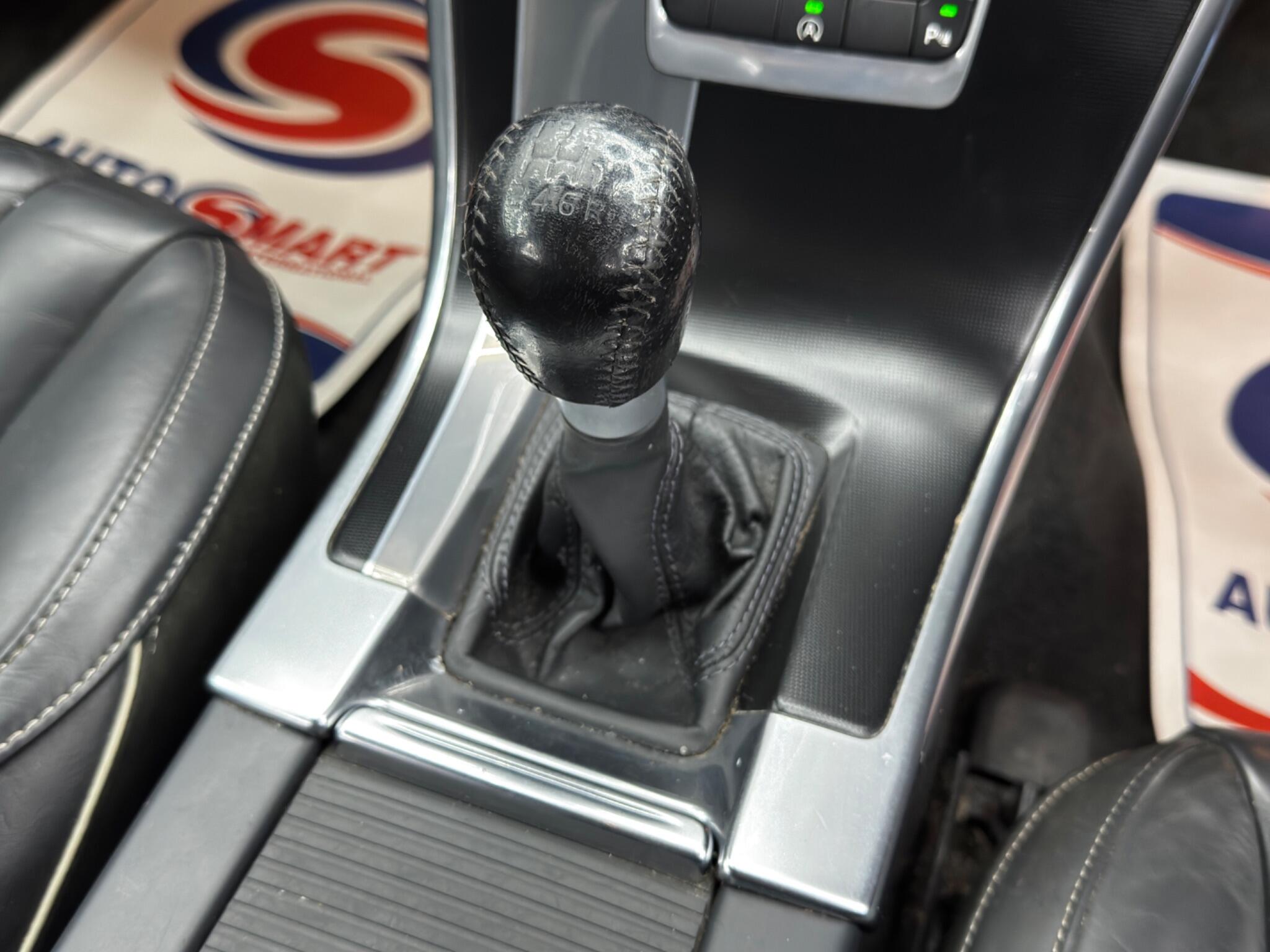 Volvo XC60 2.4 D4 R-Design Lux Nav AWD Euro 6 (s/s) 5dr 5dr Manual 2026