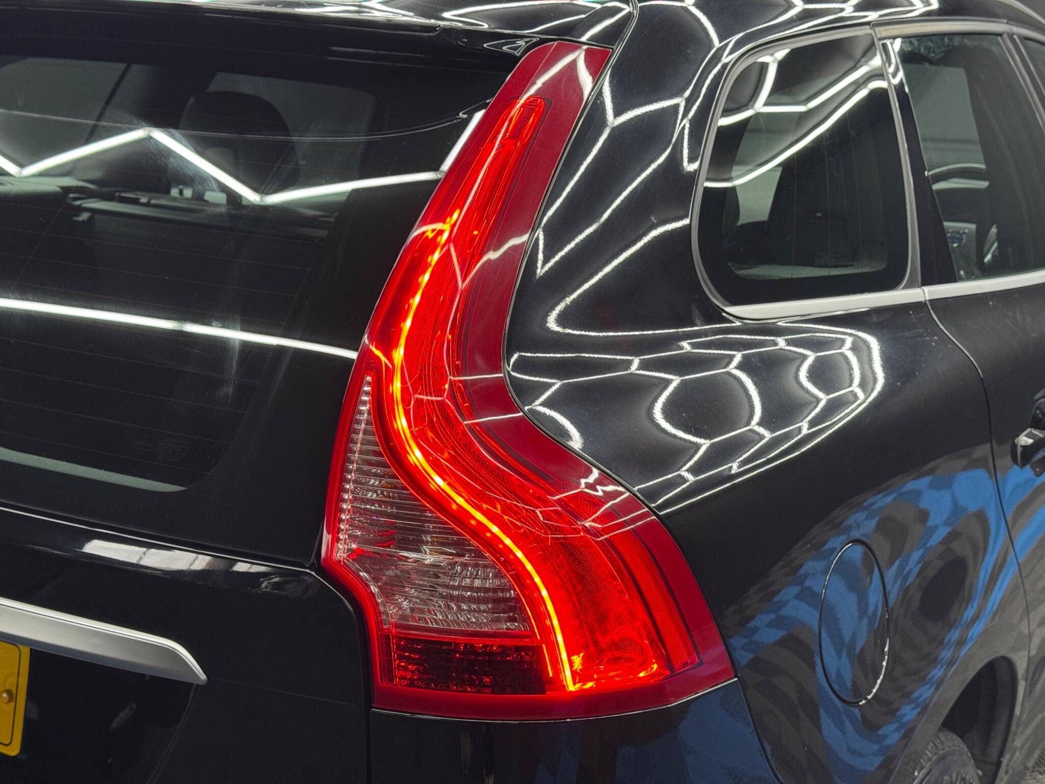 Volvo XC60 2.4 D4 R-Design Lux Nav AWD Euro 6 (s/s) 5dr 5dr Manual 2026