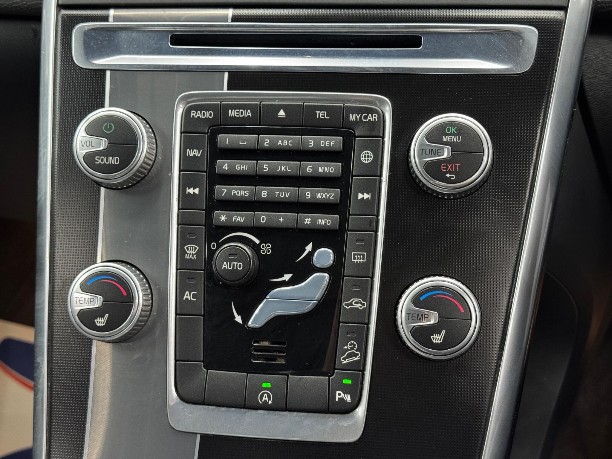 Volvo XC60 2.4 D4 R-Design Lux Nav AWD Euro 6 (s/s) 5dr 5dr Manual 2026