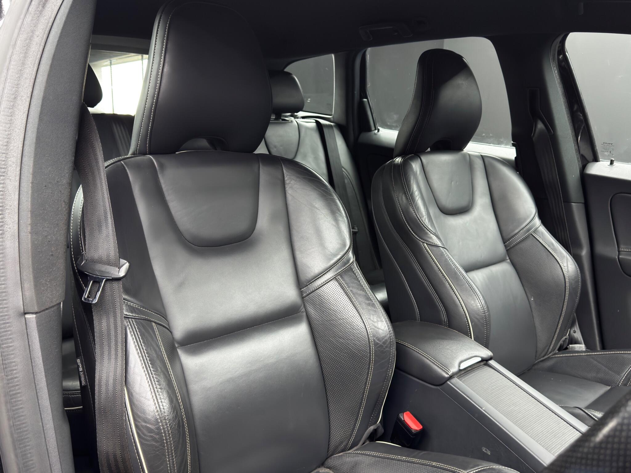 Volvo XC60 2.4 D4 R-Design Lux Nav AWD Euro 6 (s/s) 5dr 5dr Manual 2026