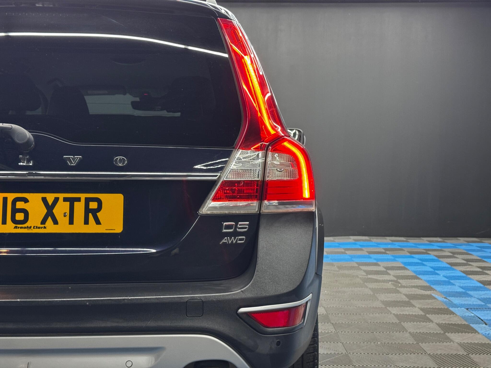 Volvo XC70 2.4 D5 SE Lux Auto AWD Euro 6 (s/s) 5dr 5dr Automatic 2026