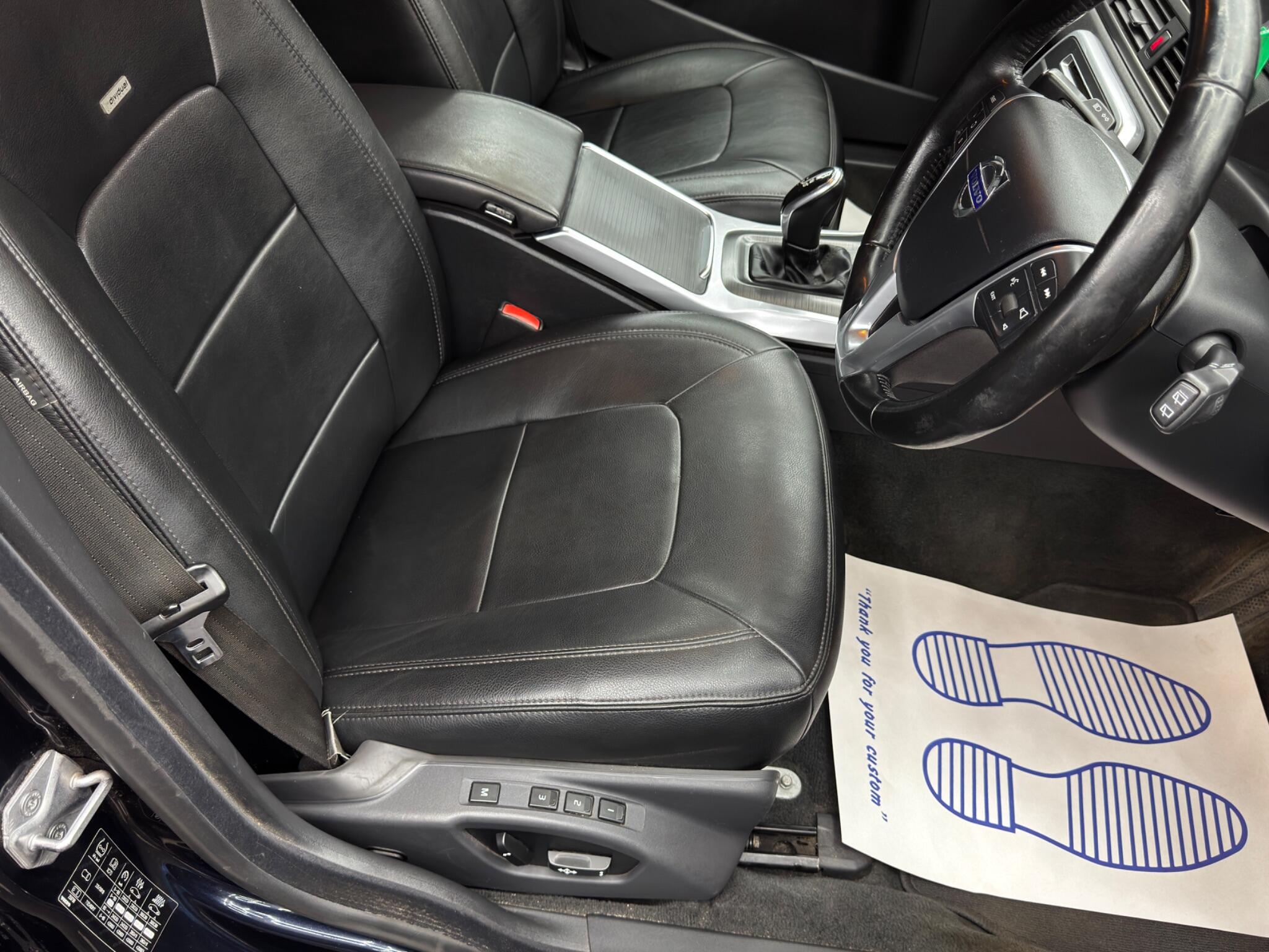 Volvo XC70 2.4 D5 SE Lux Auto AWD Euro 6 (s/s) 5dr 5dr Automatic 2026