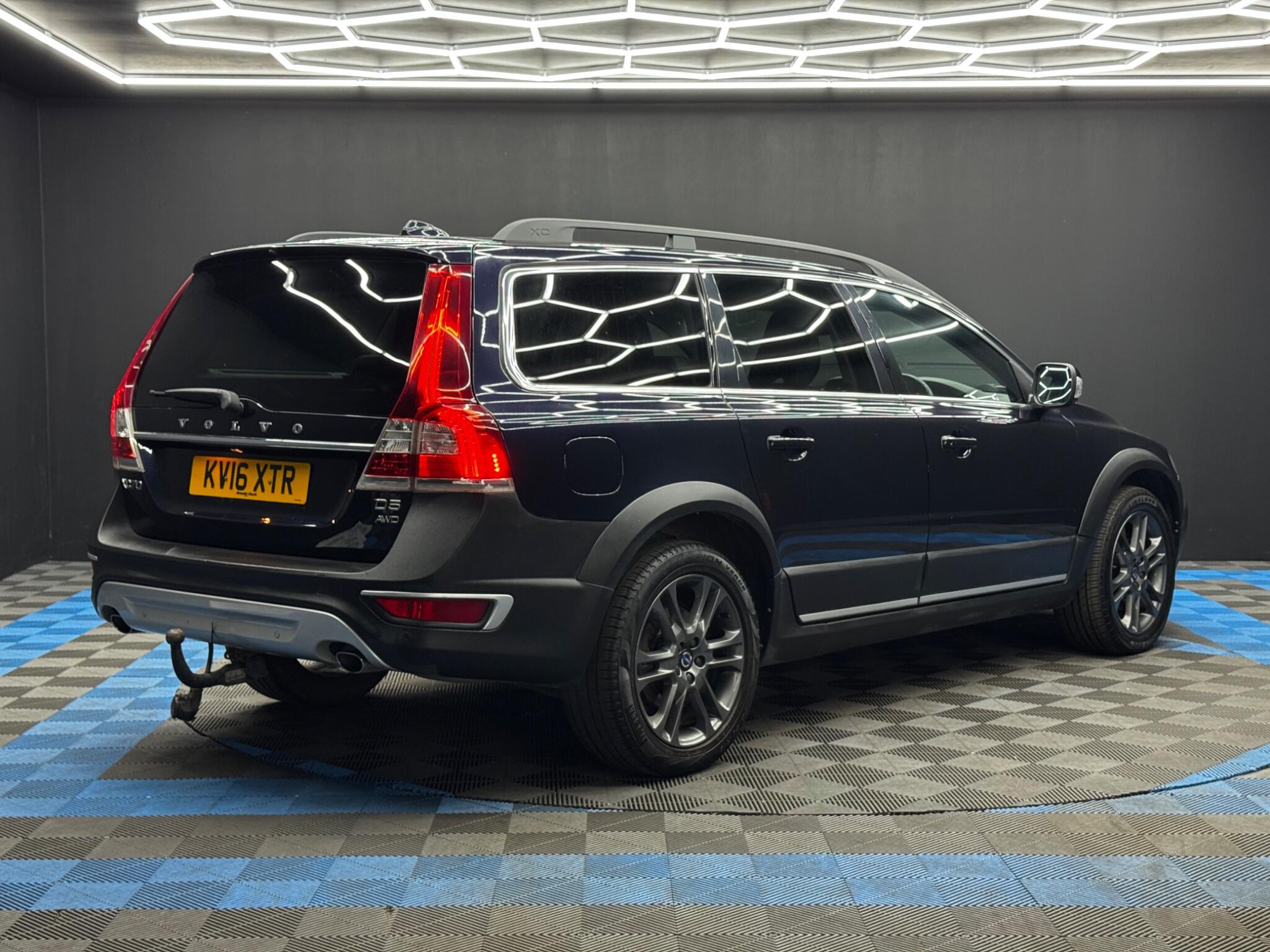 Volvo XC70 2.4 D5 SE Lux Auto AWD Euro 6 (s/s) 5dr 5dr Automatic 2026