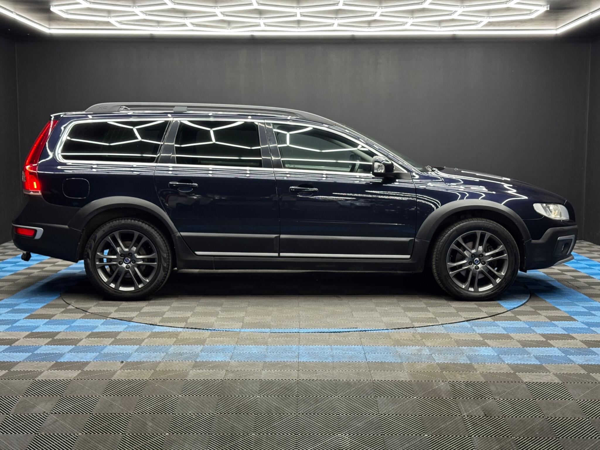 Volvo XC70 2.4 D5 SE Lux Auto AWD Euro 6 (s/s) 5dr 5dr Automatic 2026