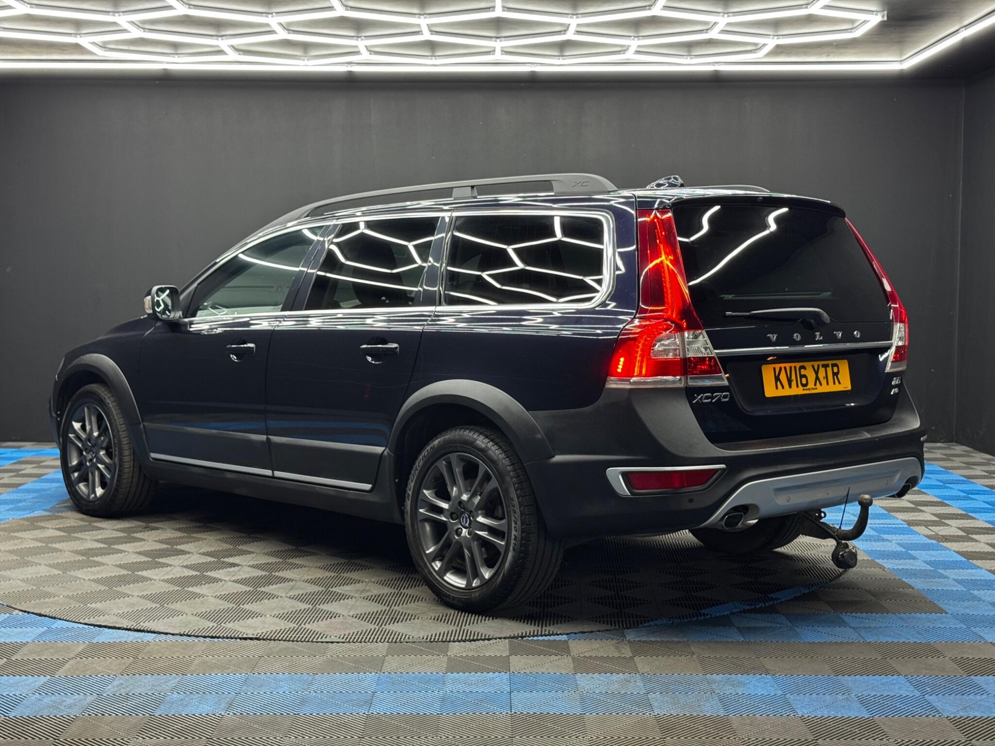 Volvo XC70 2.4 D5 SE Lux Auto AWD Euro 6 (s/s) 5dr 5dr Automatic 2026