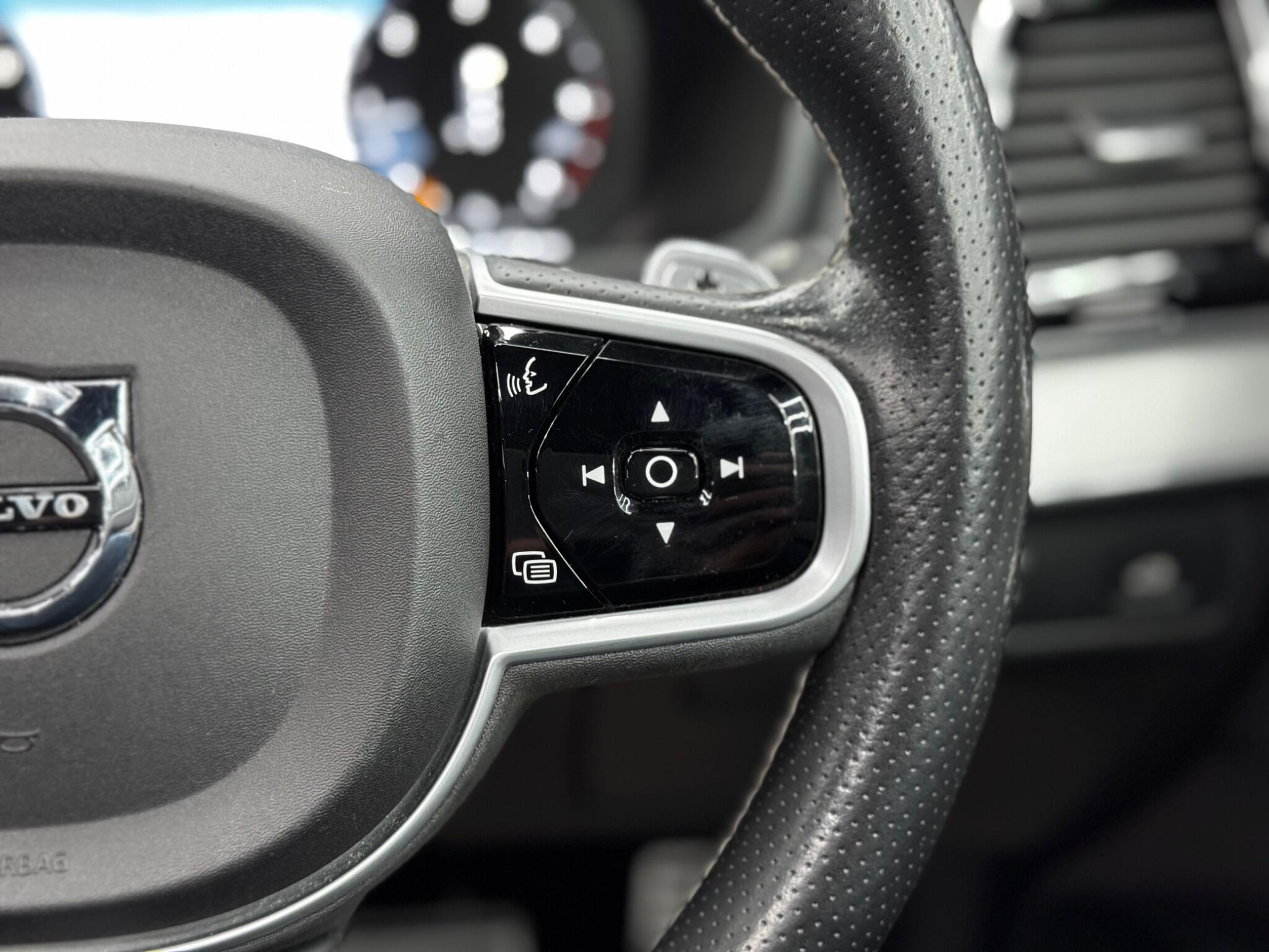 Volvo XC90 2.0 D5 PowerPulse R-Design Auto 4WD Euro 6 (s/s) 5dr 5dr Automatic 2025