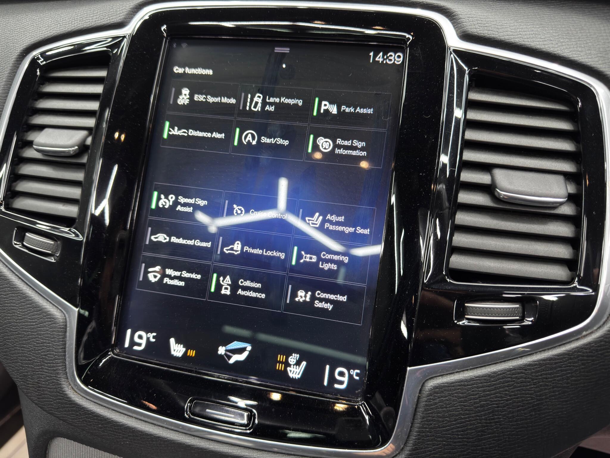 Volvo XC90 2.0 D5 PowerPulse R-Design Auto 4WD Euro 6 (s/s) 5dr 5dr Automatic 2025