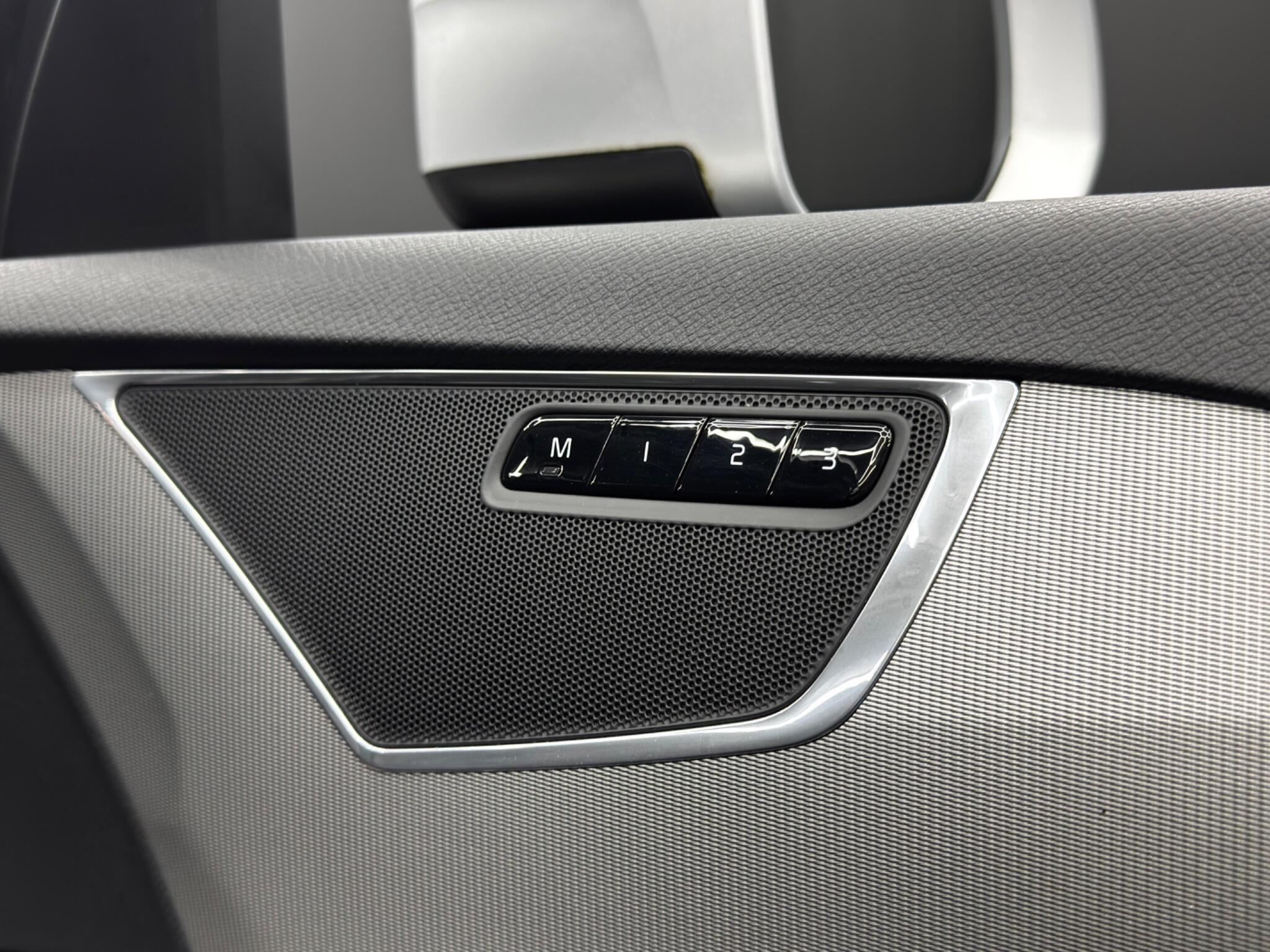 Volvo XC90 2.0 D5 PowerPulse R-Design Auto 4WD Euro 6 (s/s) 5dr 5dr Automatic 2025