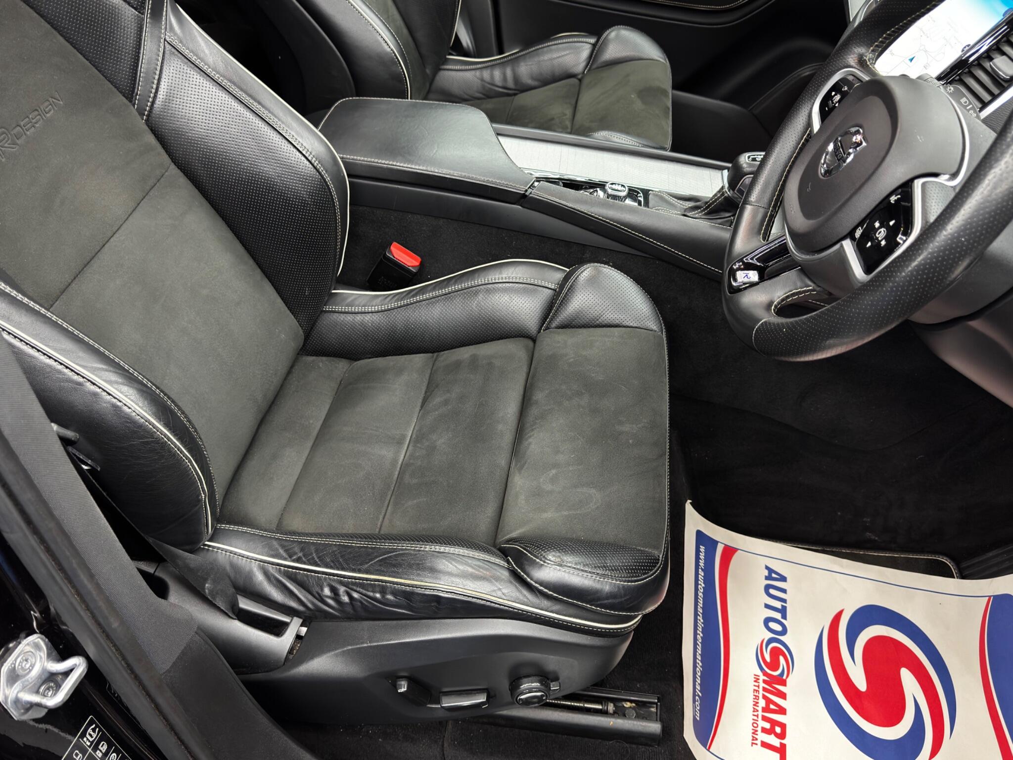 Volvo XC90 2.0 D5 PowerPulse R-Design Auto 4WD Euro 6 (s/s) 5dr 5dr Automatic 2025