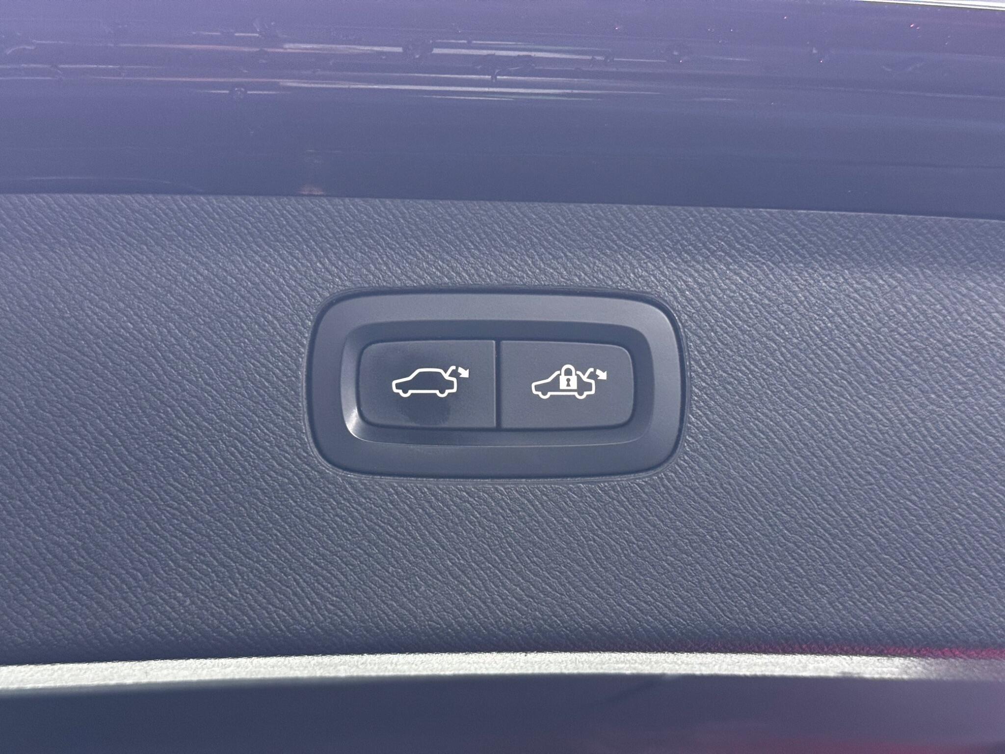 Volvo XC90 2.0 D5 PowerPulse R-Design Auto 4WD Euro 6 (s/s) 5dr 5dr Automatic 2025