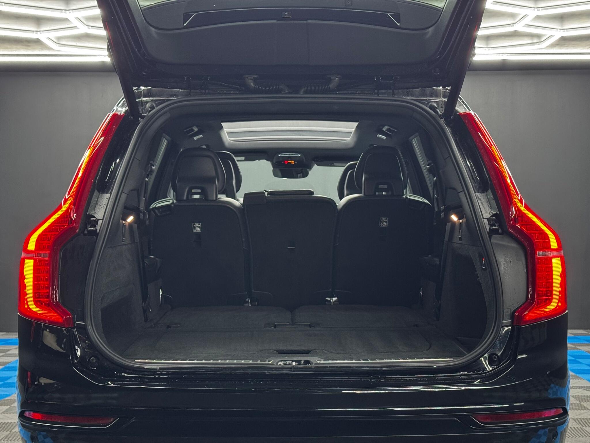 Volvo XC90 2.0 D5 PowerPulse R-Design Auto 4WD Euro 6 (s/s) 5dr 5dr Automatic 2025