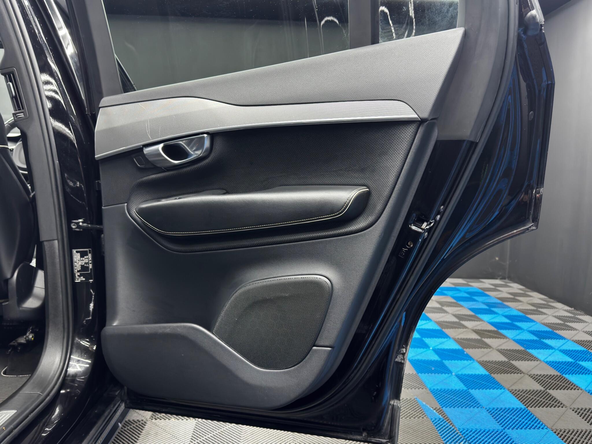 Volvo XC90 2.0 D5 PowerPulse R-Design Auto 4WD Euro 6 (s/s) 5dr 5dr Automatic 2025