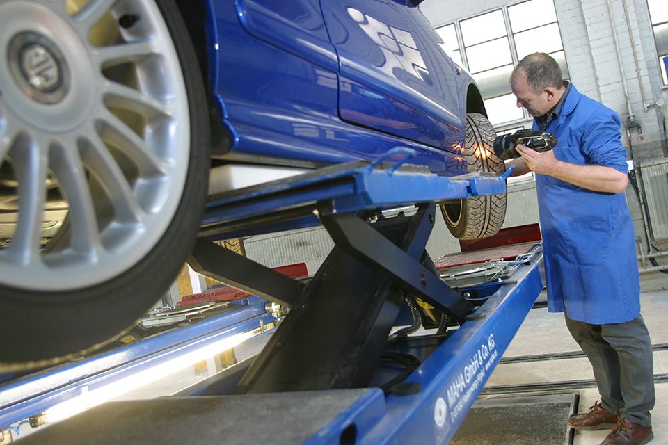 Can You Sell a Car That Failed Its MOT? Here’s What It’s Really Worth | Second Gears