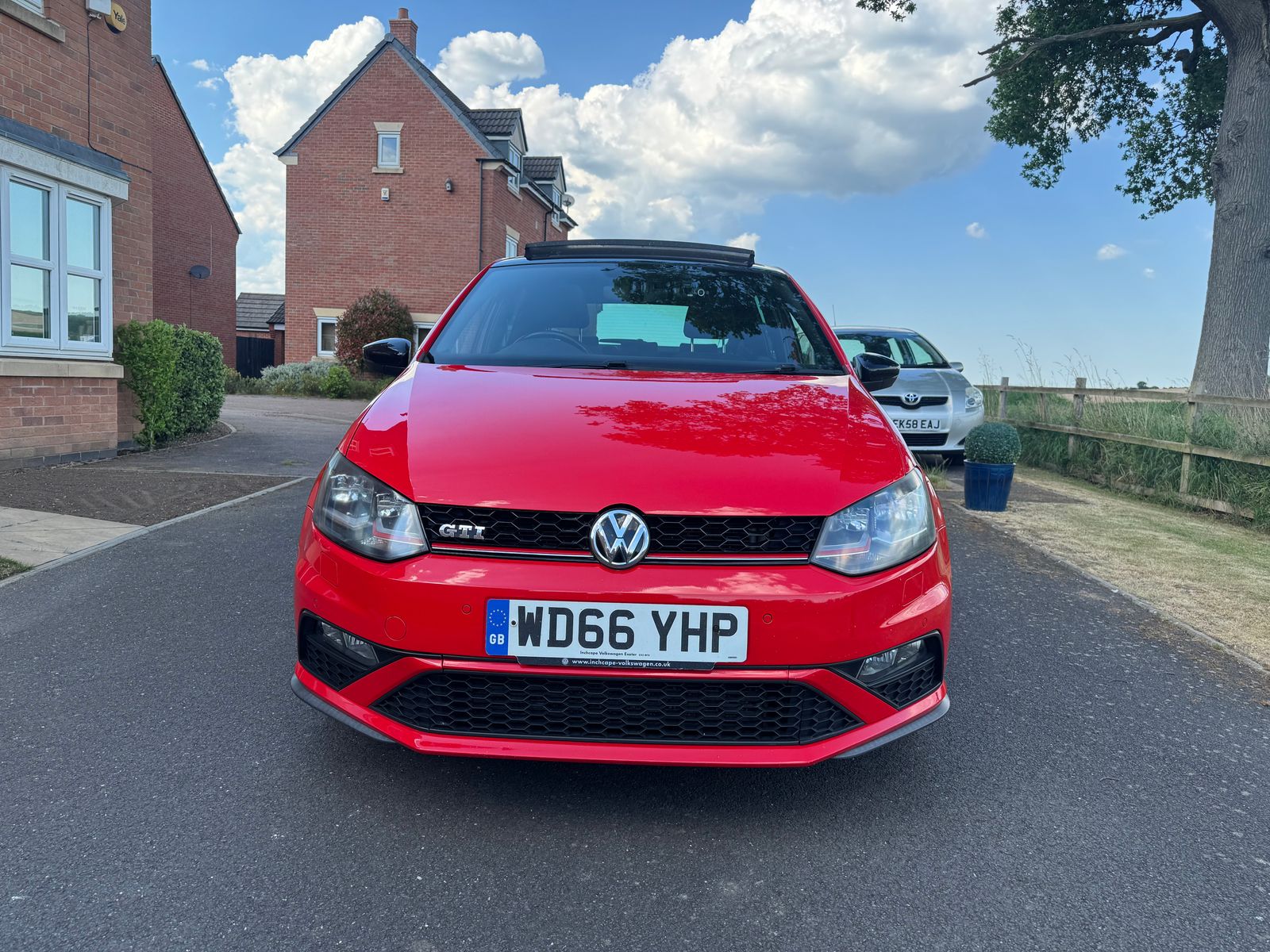 VOLKSWAGEN Polo - Main Image