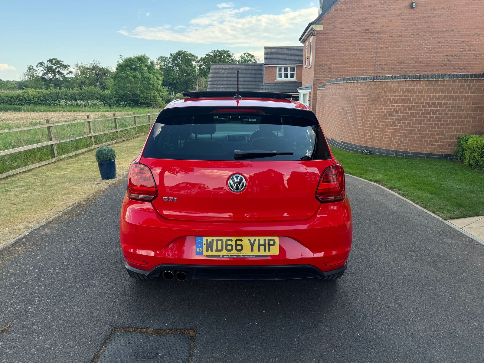 VOLKSWAGEN Polo - Main Image