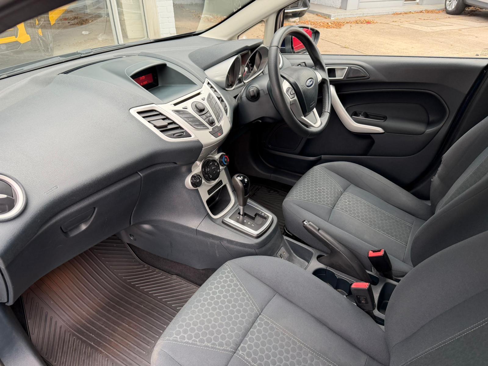 Ford Fiesta 1.4 Zetec 5dr 5dr Automatic 2012