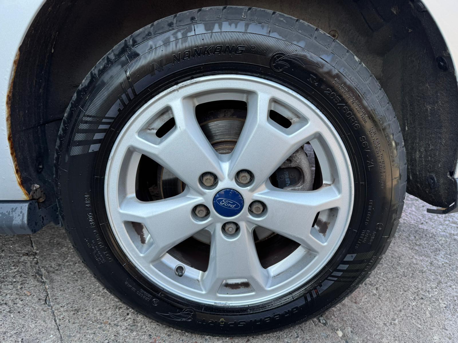 Ford Transit Connect 1.6 TDCi 240 Limited L2 H1 5dr 5dr Manual 2016